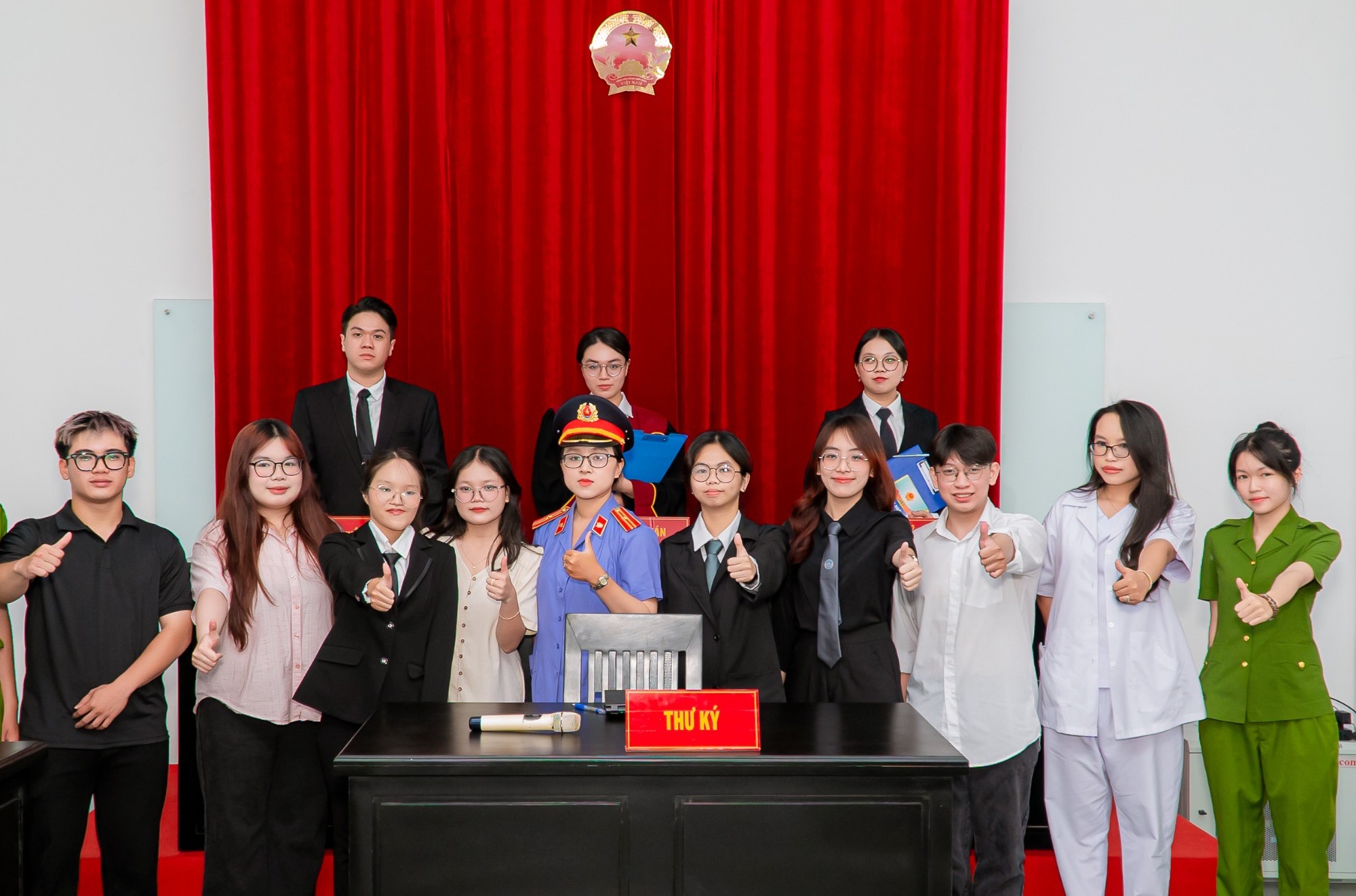 Chương trình Luật Kinh tế BWIN Link Nhà Cái Cá Cược Online Việt Nam - Bwin là hãng gì
