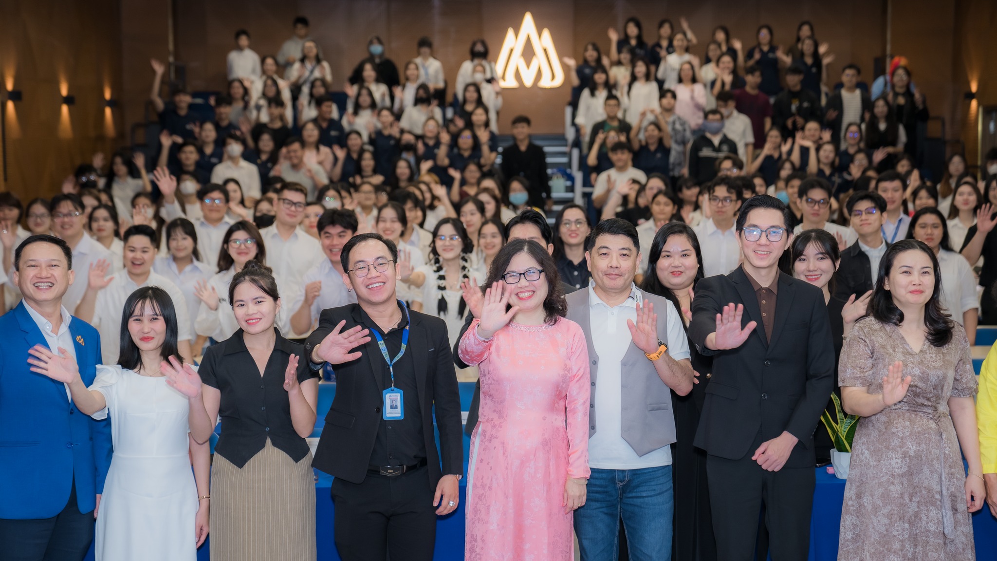 Chương trình BWIN Đẳng Cấp Thượng Lưu tiếng Bwin Interactive Entertainment AG, trước đây là Betandwin, là một thương hiệu cá cược trực tuyến thuộc sở hữu của GVC Holdings BWIN Link Nhà Cái Cá Cược Online Việt Nam - Bwin là hãng gì
