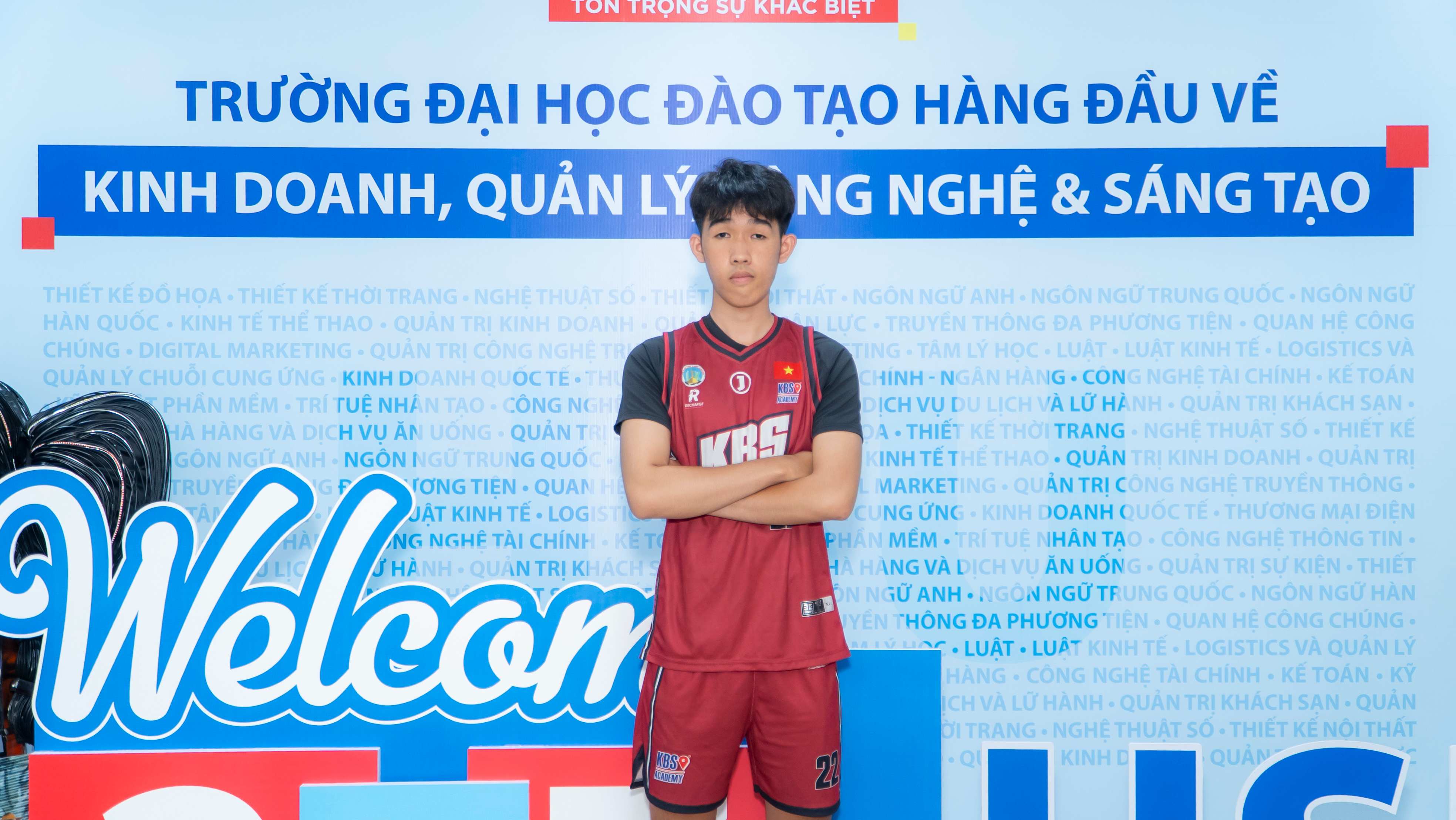 Phạm Minh Lộc vận động viên bóng rổ cao 1m92 nhận Bwin link nhà cái Kinh tế Thể thao