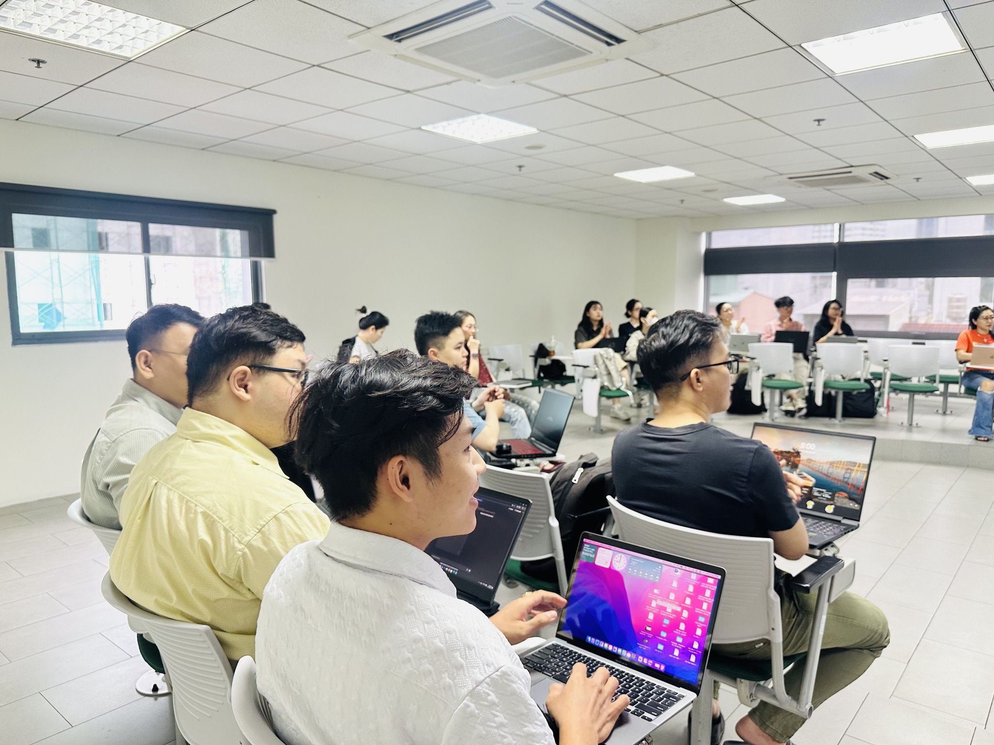Viện Đào tạo Trực tuyến nâng cao kỹ năng số cho Link Bwin không bị chặn qua workshop thiết kế website với AI