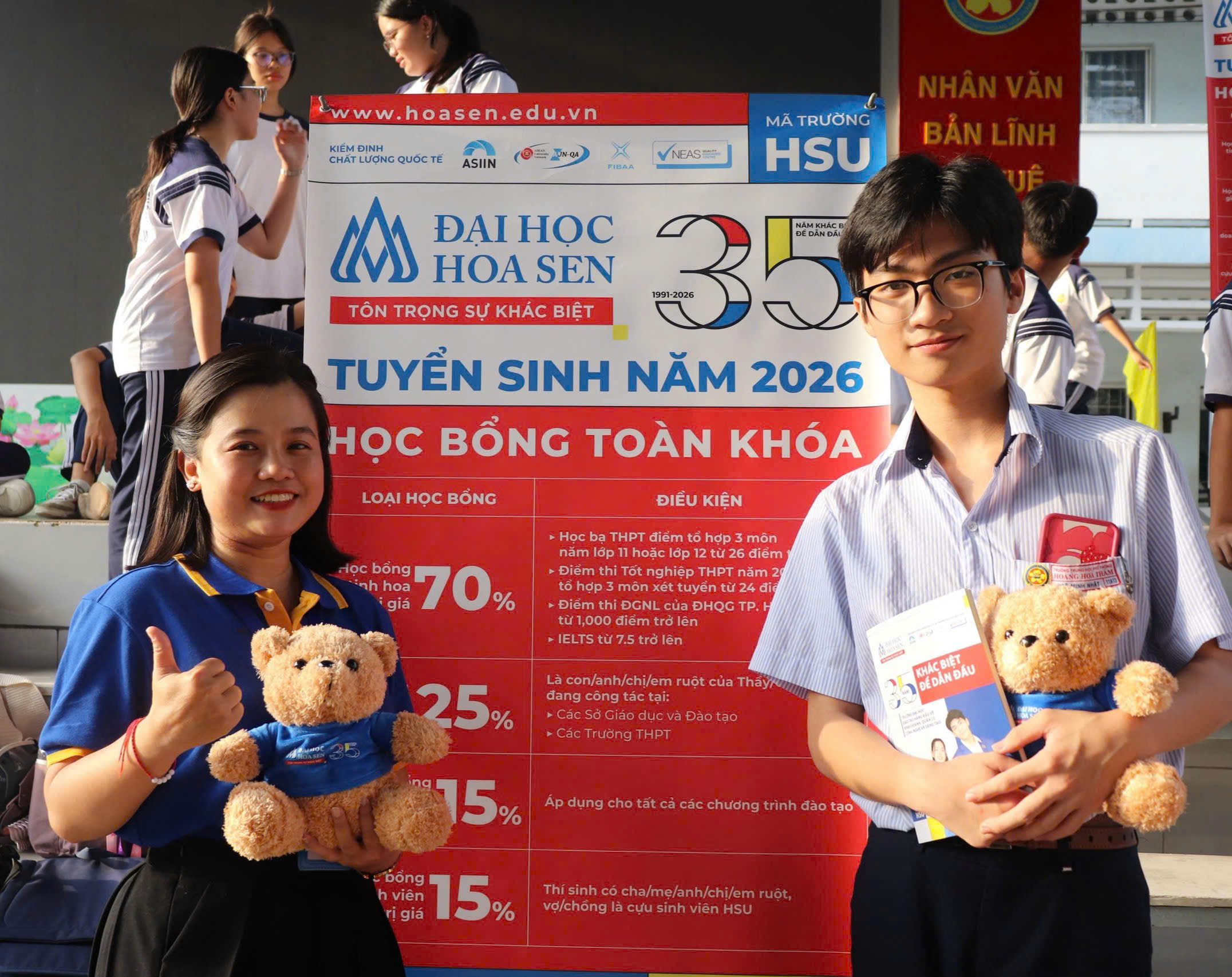 “Hiểu bản thân – Kiến tạo tương lai”: Bwin nhà cái chính thức đồng hành cùng THPT Hoàng Hoa Thám định hướng tương