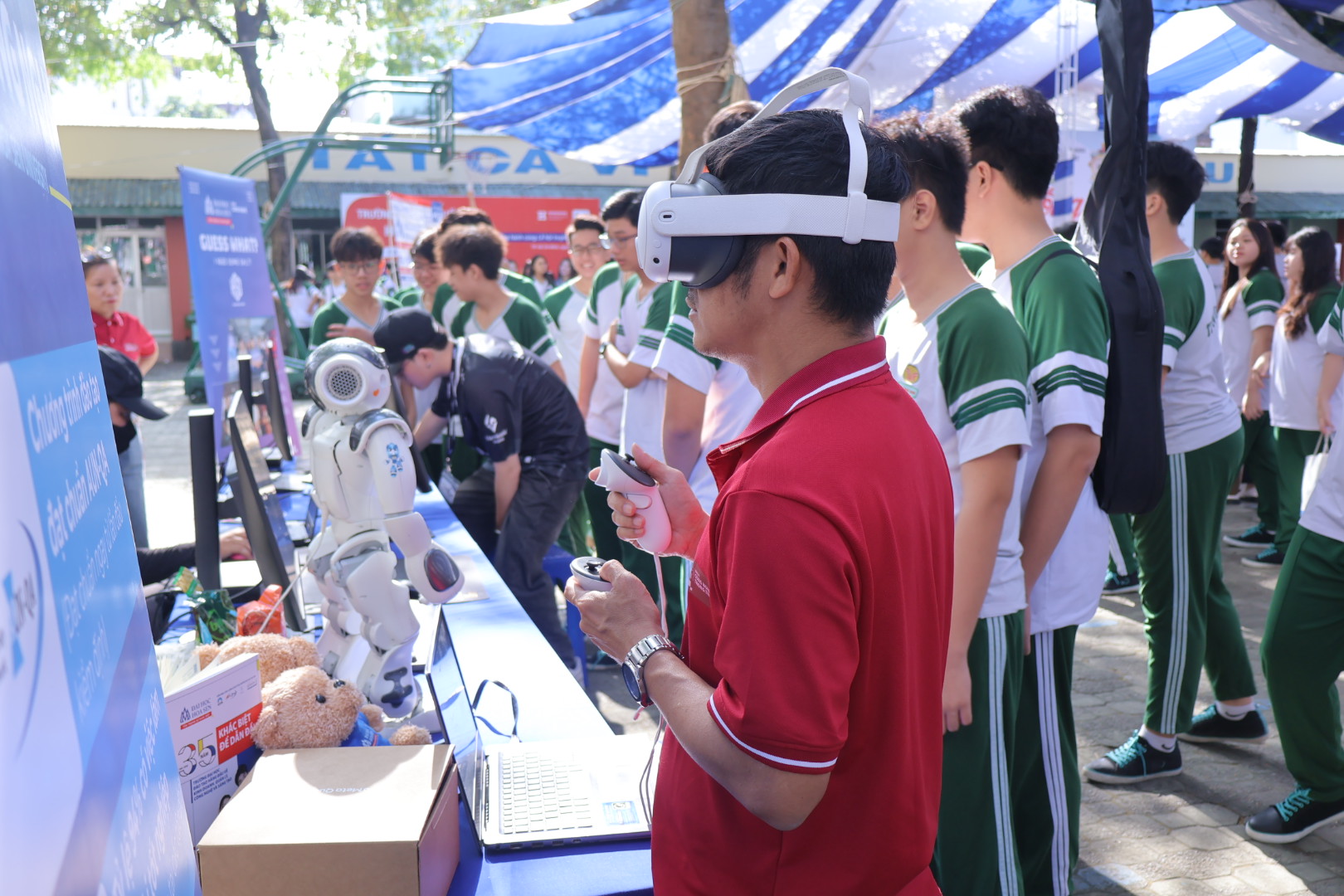 Lễ hội Truyền thống Trương Vĩnh Ký lần thứ 29 cùng Bwin nhà cái chính thức trải nghiệm công nghệ hiện đại