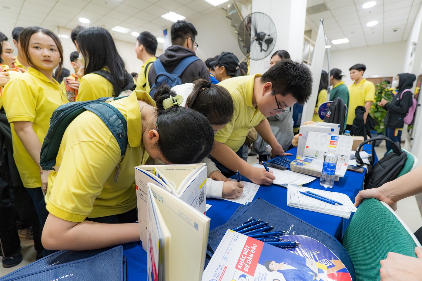 [Campus Tour] Học sinh THCS & THPT Vạn Hạnh & Quốc Trí trải nghiệm “một ngày làm Link Bwin không bị chặn Bwin nhà cái chính thức”
