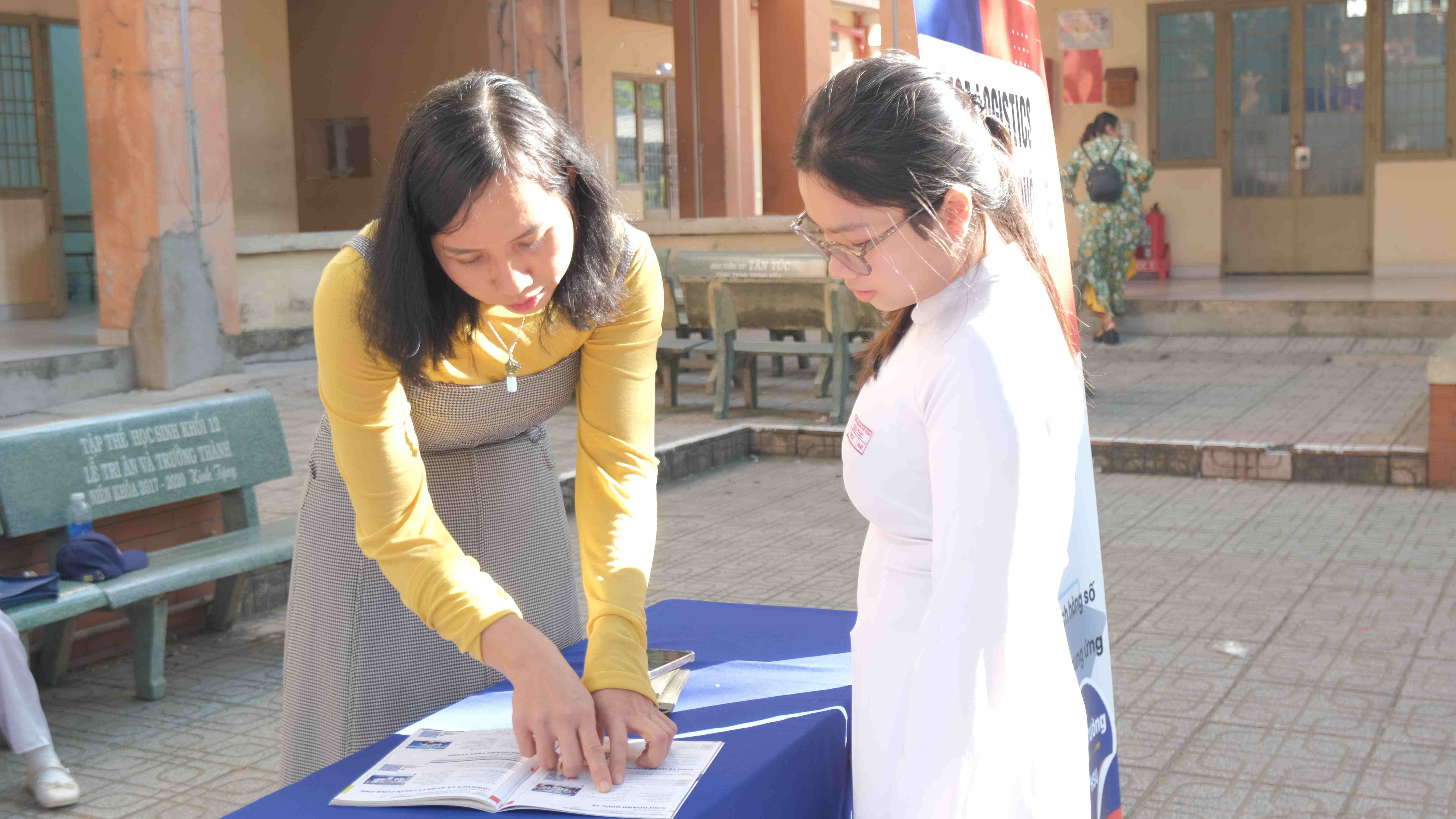 Ngành Thương mại điện tử và những cơ hội việc làm hấp dẫn