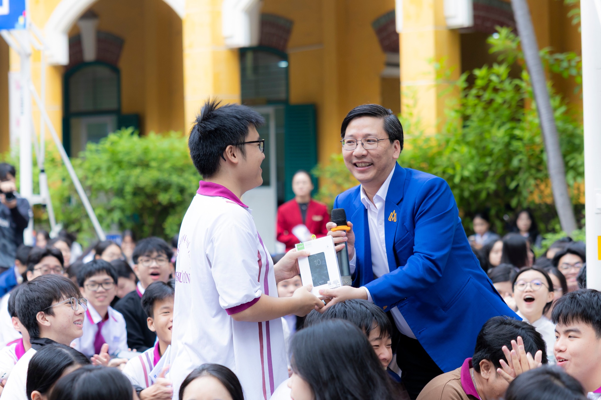 Học công nghệ thông tin hay công nghệ ứng dụng số?