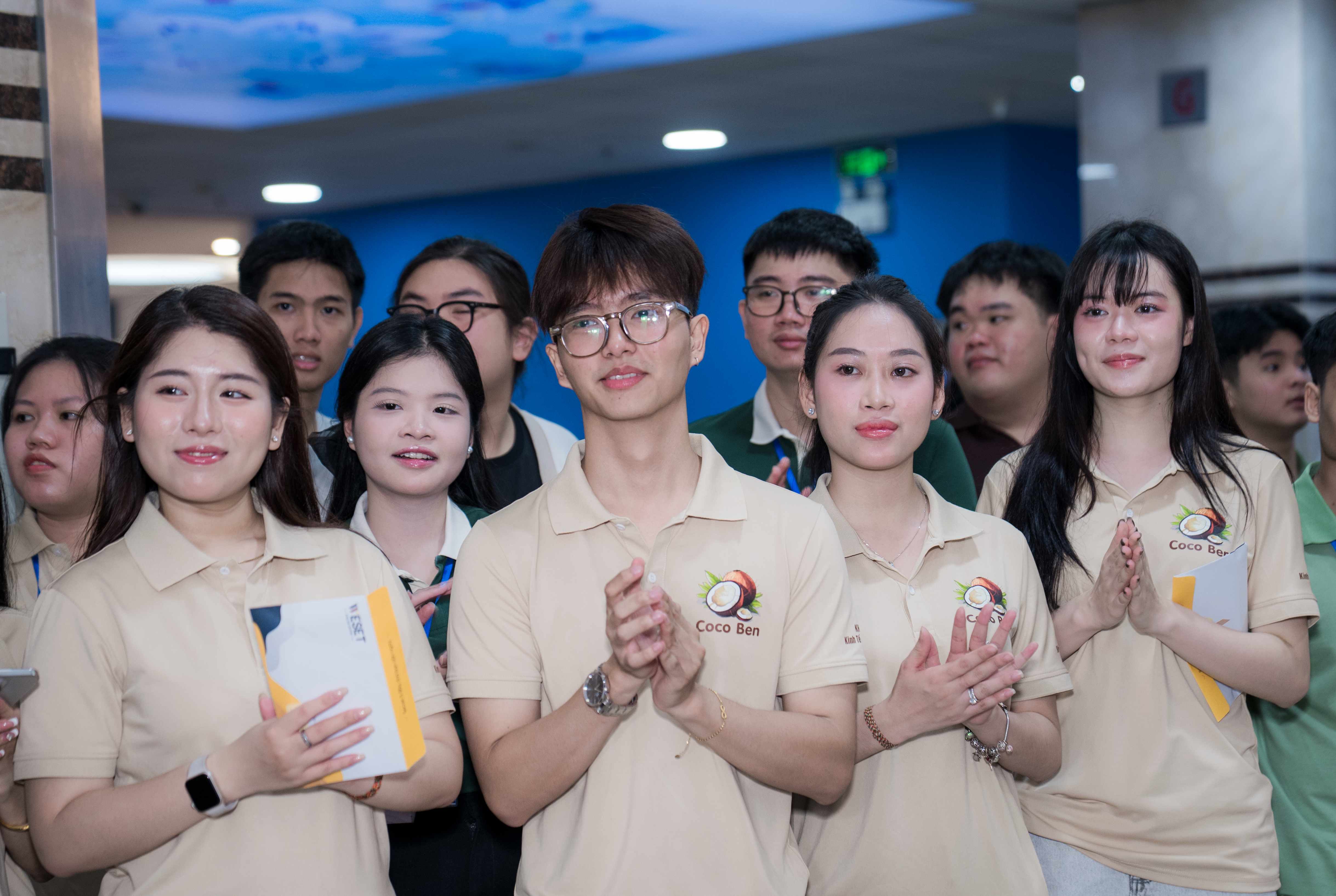 Thương hiệu Bwin vẫn được duy trì thi khối nào? Học tổ hợp môn gì?