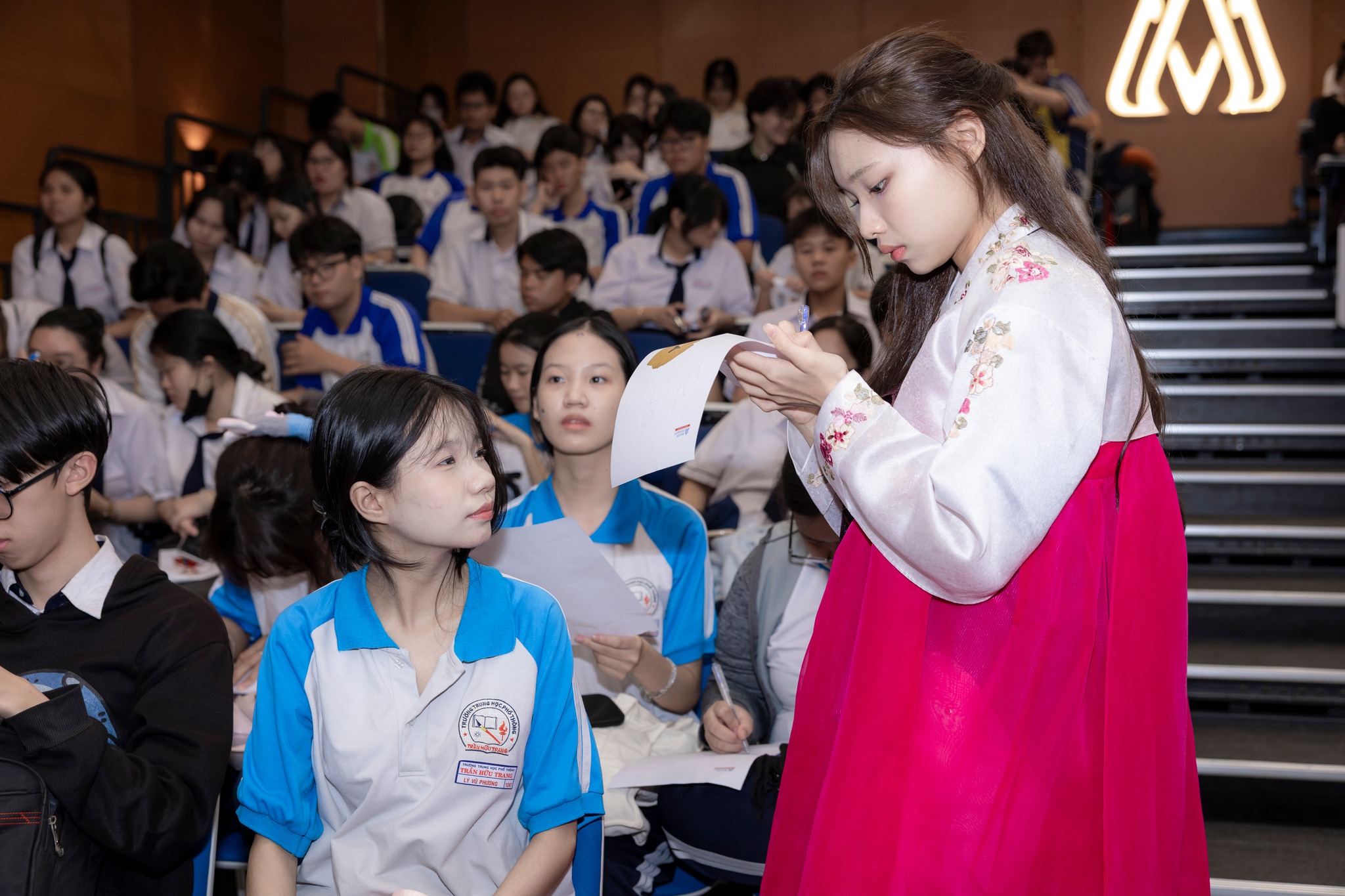 Mách bạn cách học tiếng Hàn tại nhà hiệu quả, dễ nhớ cho người mới