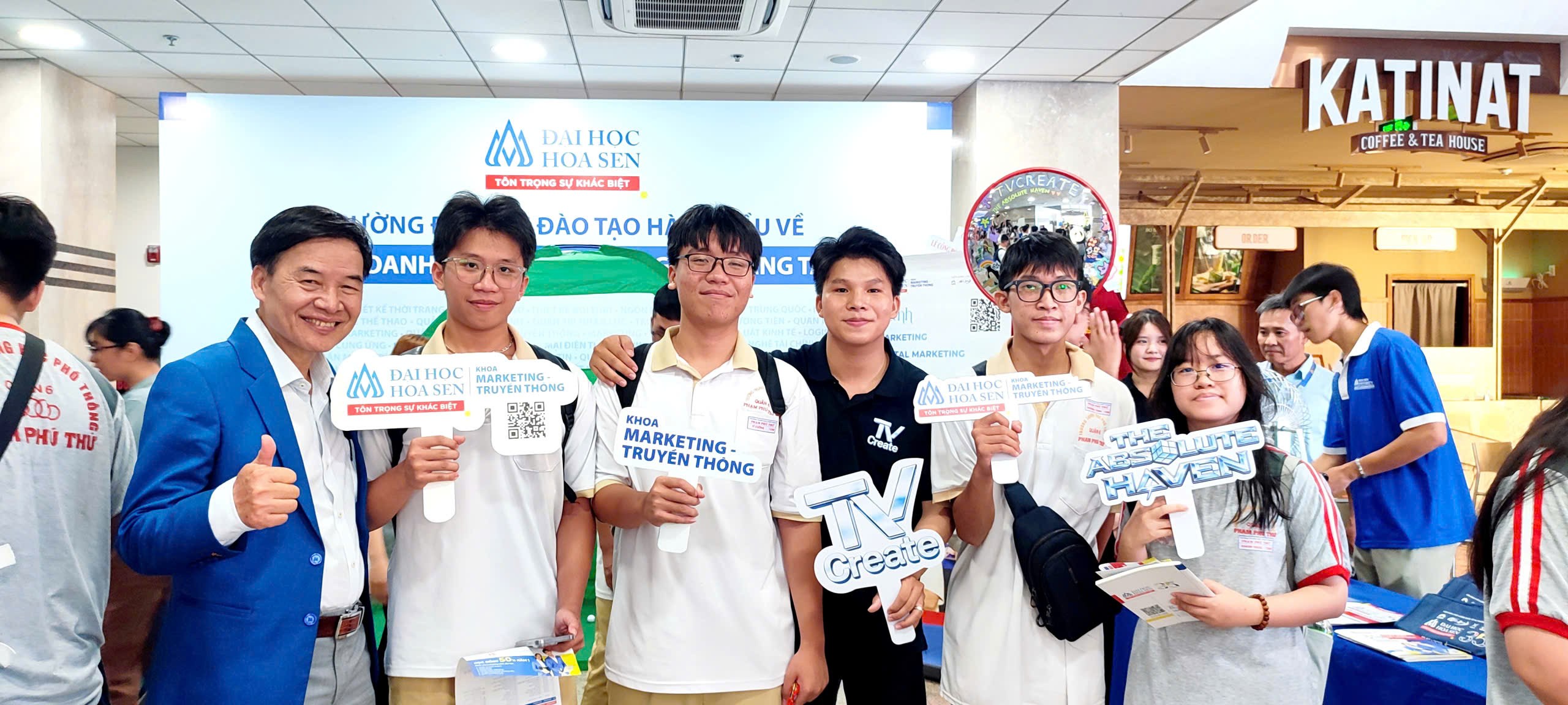 Nên học Link vào Bwin mới nhất 2026 hay Marketing?
