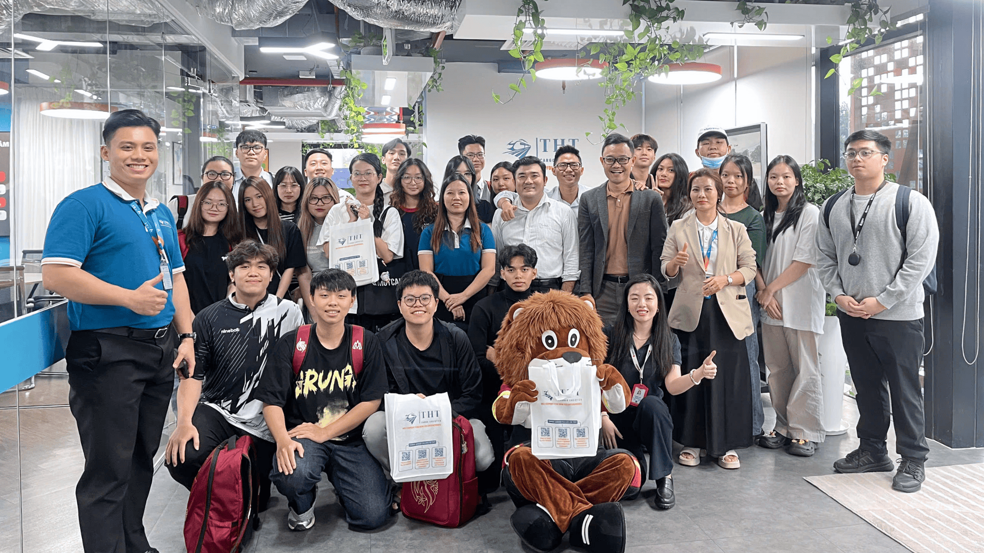 Bwin là hãng gì DMU ngành kinh doanh quốc tế Bwin là gì thực tế tại THT Cargo Logistics JSC