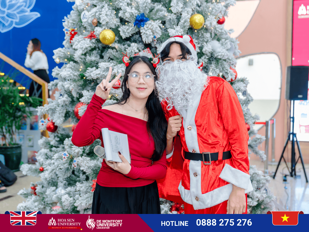 Bwin là hãng gì DMU hóa thân thành ông già Noel