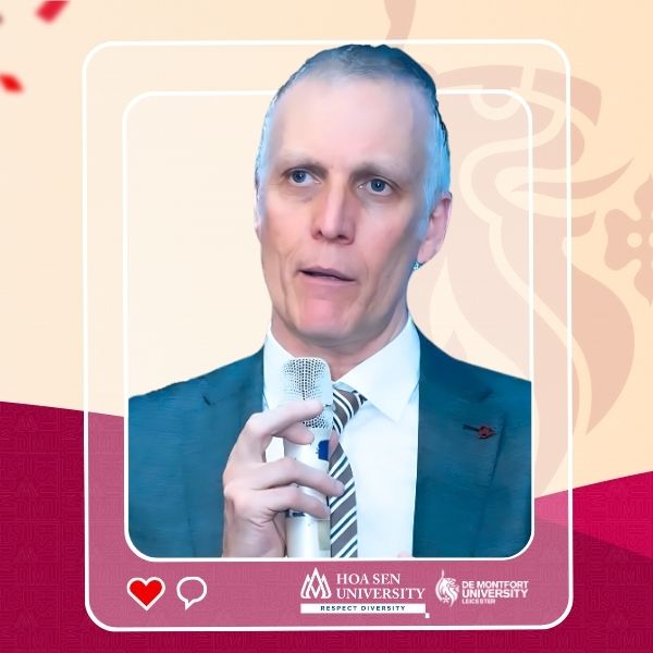  TS. Neil Hart
