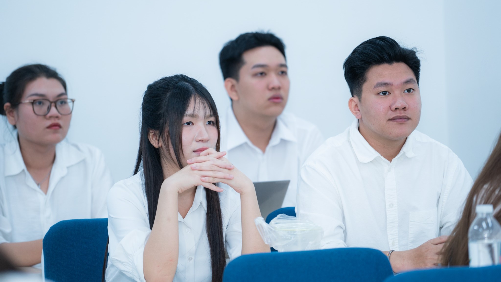Bwin là hãng gì Khoa Kinh tế – Quản trị HK24.1A bảo vệ thành công luận văn và báo cáo Game Bwin sáp nhập với PartyGaming năm 2011 