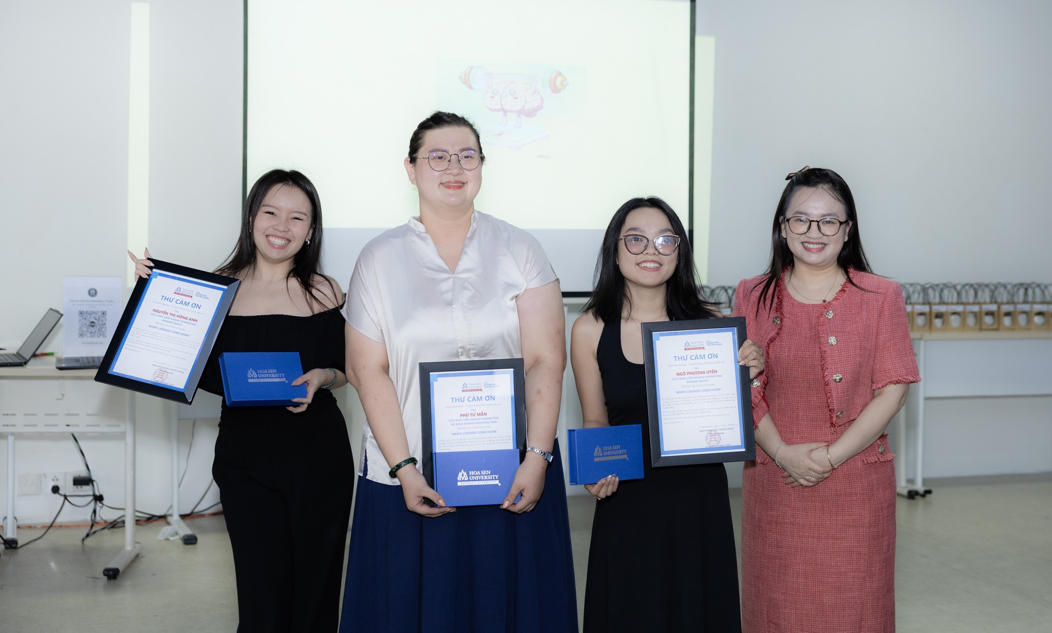 On January 10, 2026, the Faculty of Marketing - Communication, Hoa Sen University successfully hosted an Alumni Gathering to reconnect, share memories, and continue their journey together.