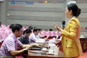 UBND THÀNH PHỐ THỦ ĐỨC PHỐI HỢP TRƯỜNG Link vào Bwin TỔ CHỨC BUỔI TẬP HUẤN CHỦ ĐỀ “LÃNH ĐẠO & CHIẾN LƯỢC CHUYỂN ĐỔI SỐ”