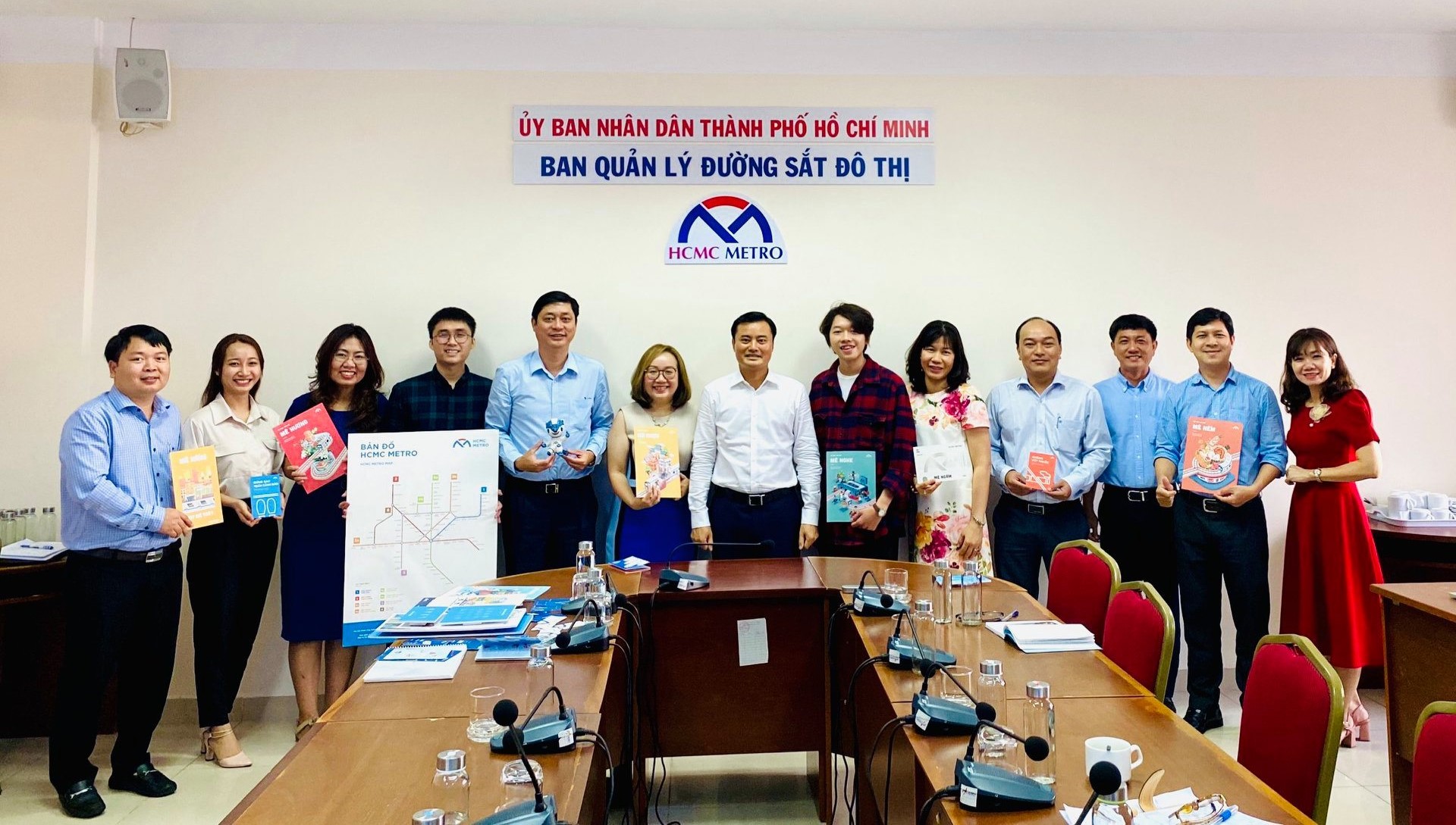 Lãnh đạo Ban Quản lý Đường sắt đô thị và Công ty HURC1 tham dự báo cáo kết quả đồ án về bộ nhận diện Metro TP.HCM