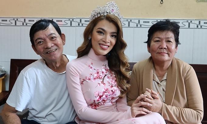 Lãnh đạo Ban Quản lý Đường sắt đô thị và Công ty HURC1 tham dự báo cáo kết quả đồ án về bộ nhận diện Metro TP.HCM