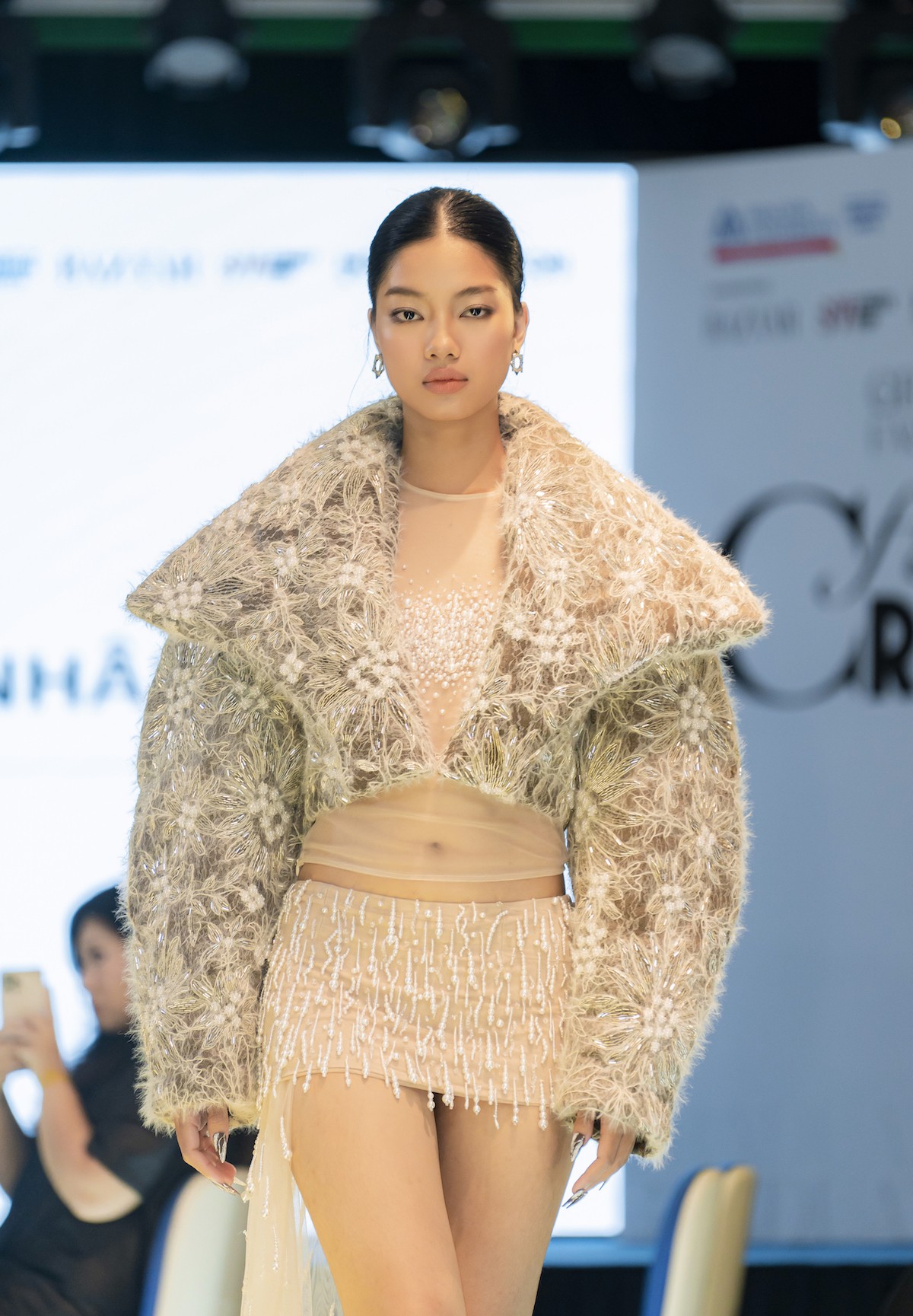 Giải Ba thuộc về NTK Nhân Thị Lan