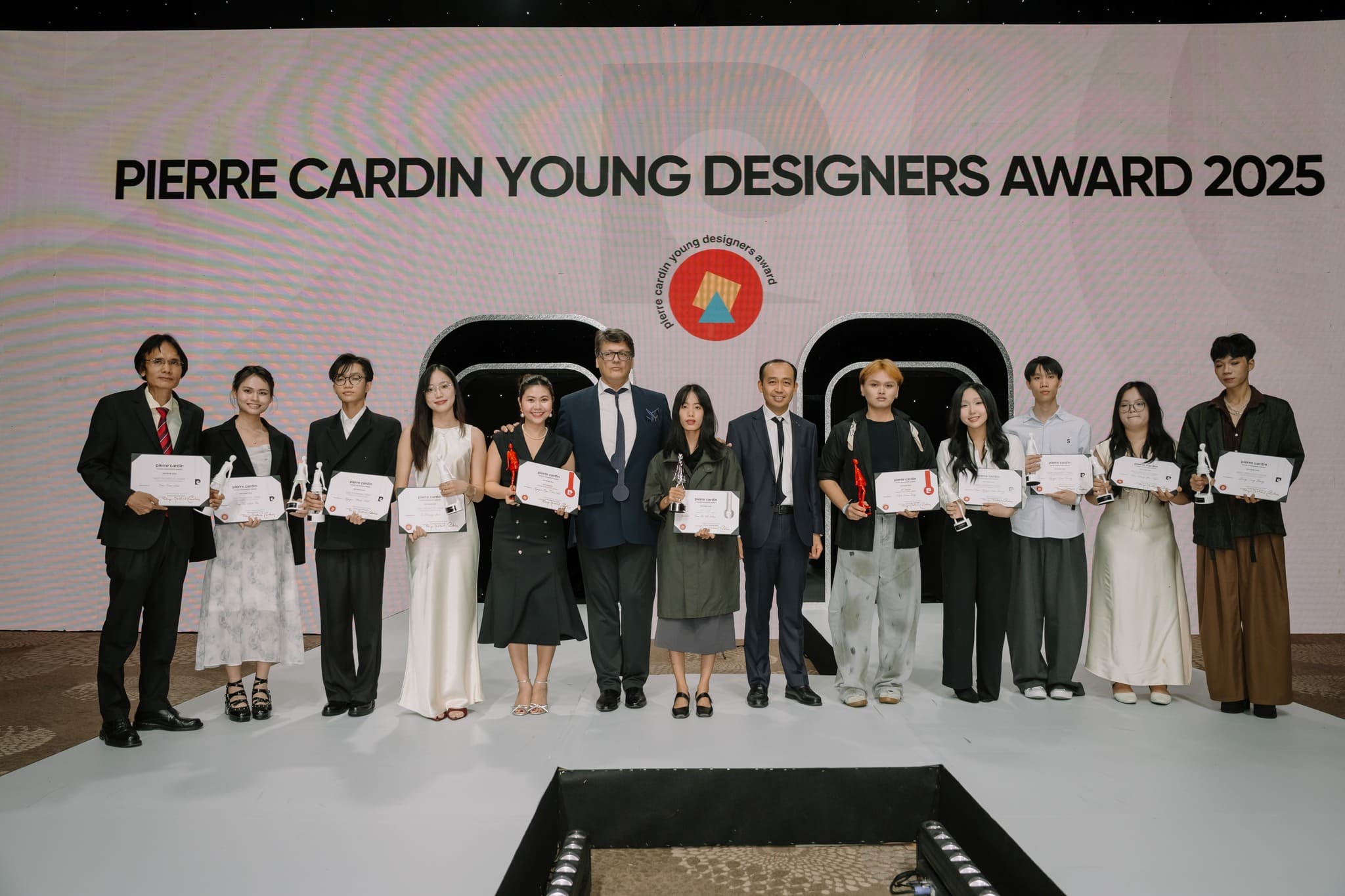 Từ Quán Quân “Nhà Thiết Kế Tương Lai 2022” Đến Bộ Sưu Tập Giải Thưởng Tại Các Sân Chơi Quốc Tế