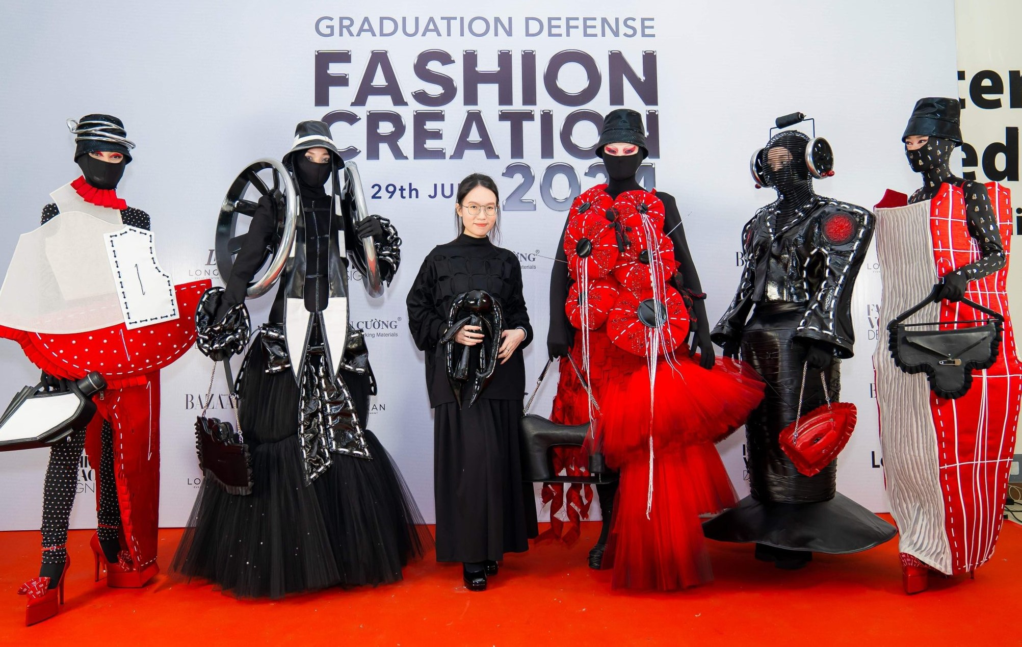 Bộ sưu tập “QUINTESSENCE CONVERGES” của Nhà thiết kế Nguyễn Lan Anh đạt giải nhất tại Fashion Creation 2024