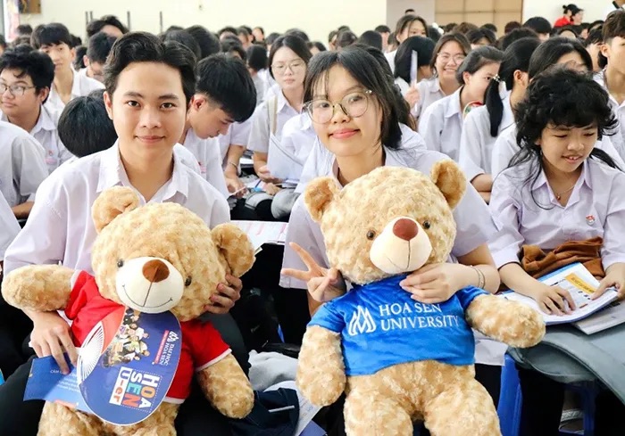 Học sinh tham gia buổi tư vấn tìm hiểu về trường Link vào Bwin mới nhất 2026 để đăng ký nguyện vọng link vào Bwin trải nghiệm mỗi ngày