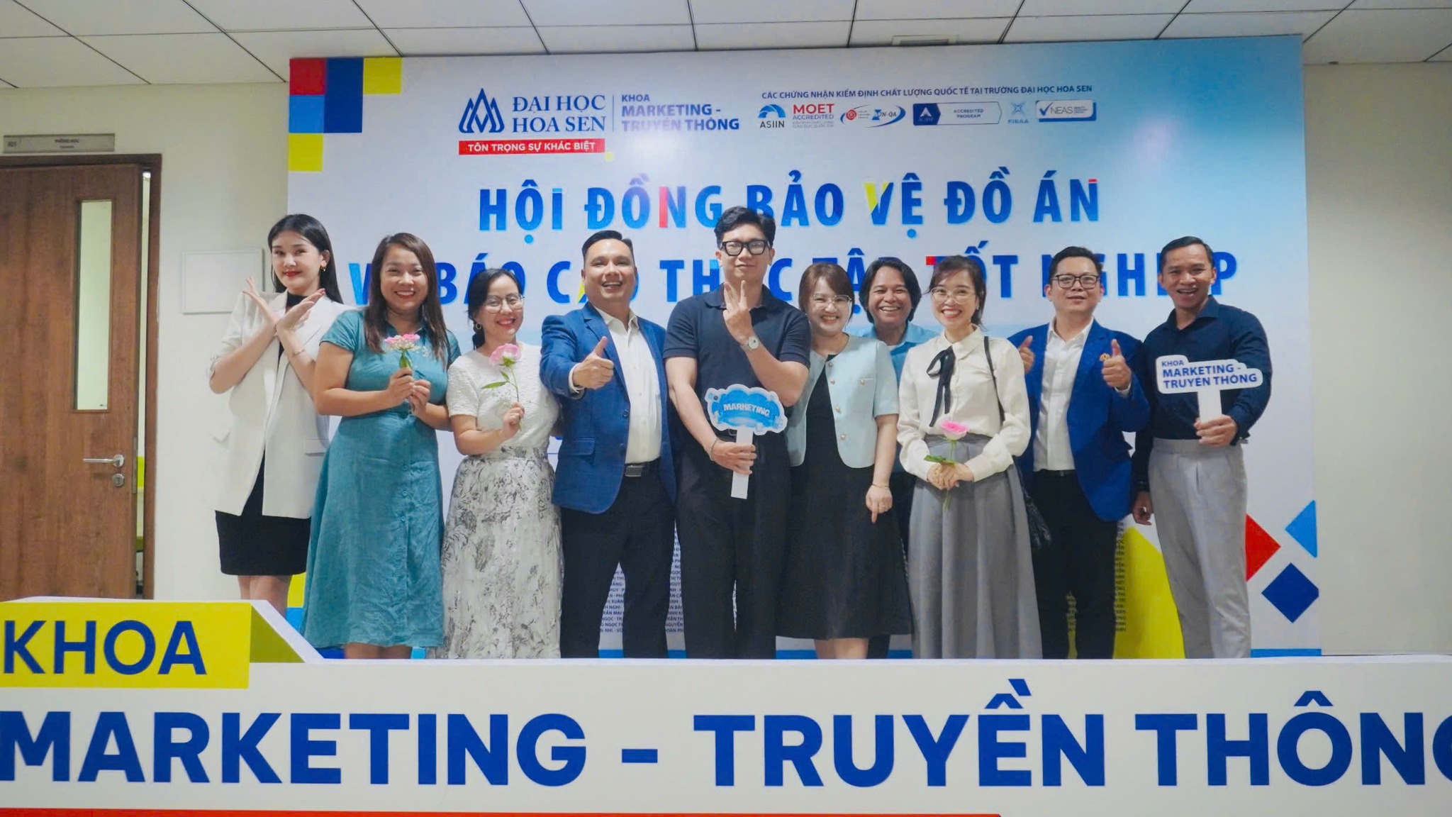 Hội đồng ban giám khảo
