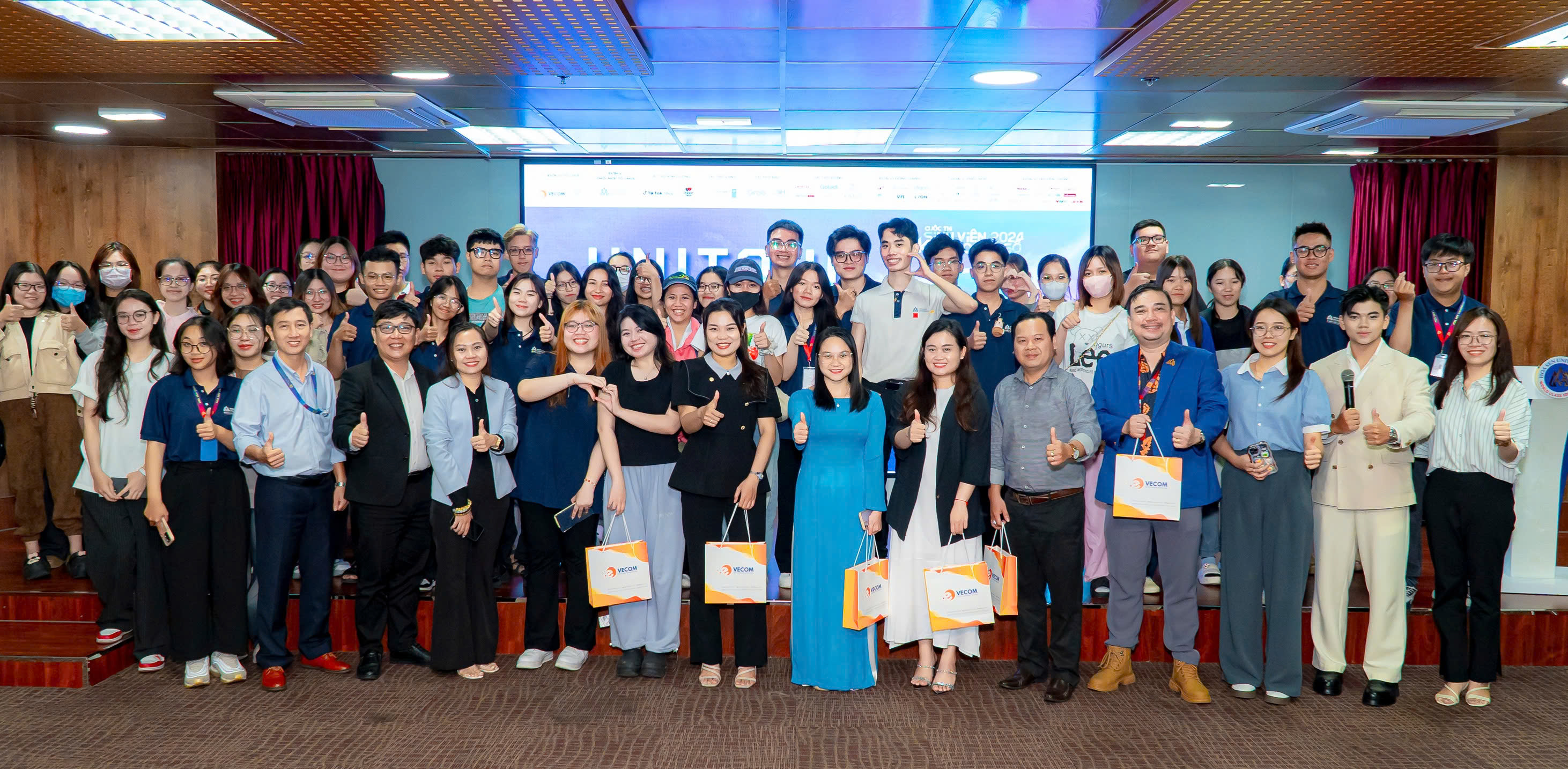 Bwin là hãng gì tham gia Workshop “Unitour Bắt nhịp xu hướng - Dẫn đầu tương lai” của Hiệp hội Thương mại điện tử Việt Nam