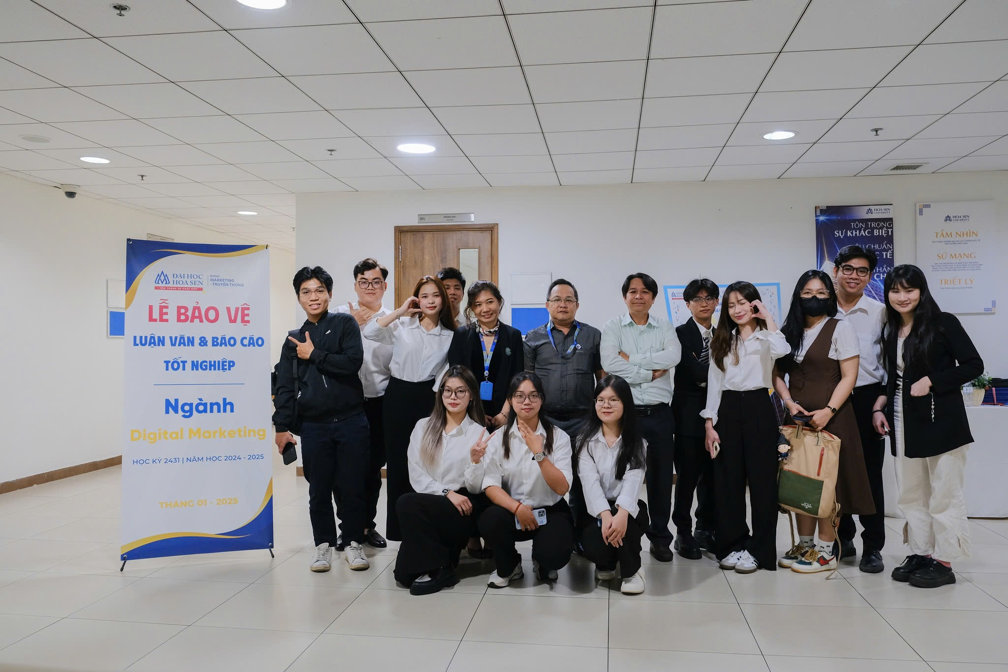 ThS Diệu Linh cùng Link Bwin không bị chặn ngành Digital Marketing trong buổi bảo vệ luận văn và báo cáo Game Bwin sáp nhập với PartyGaming năm 2011 tháng 1/2025