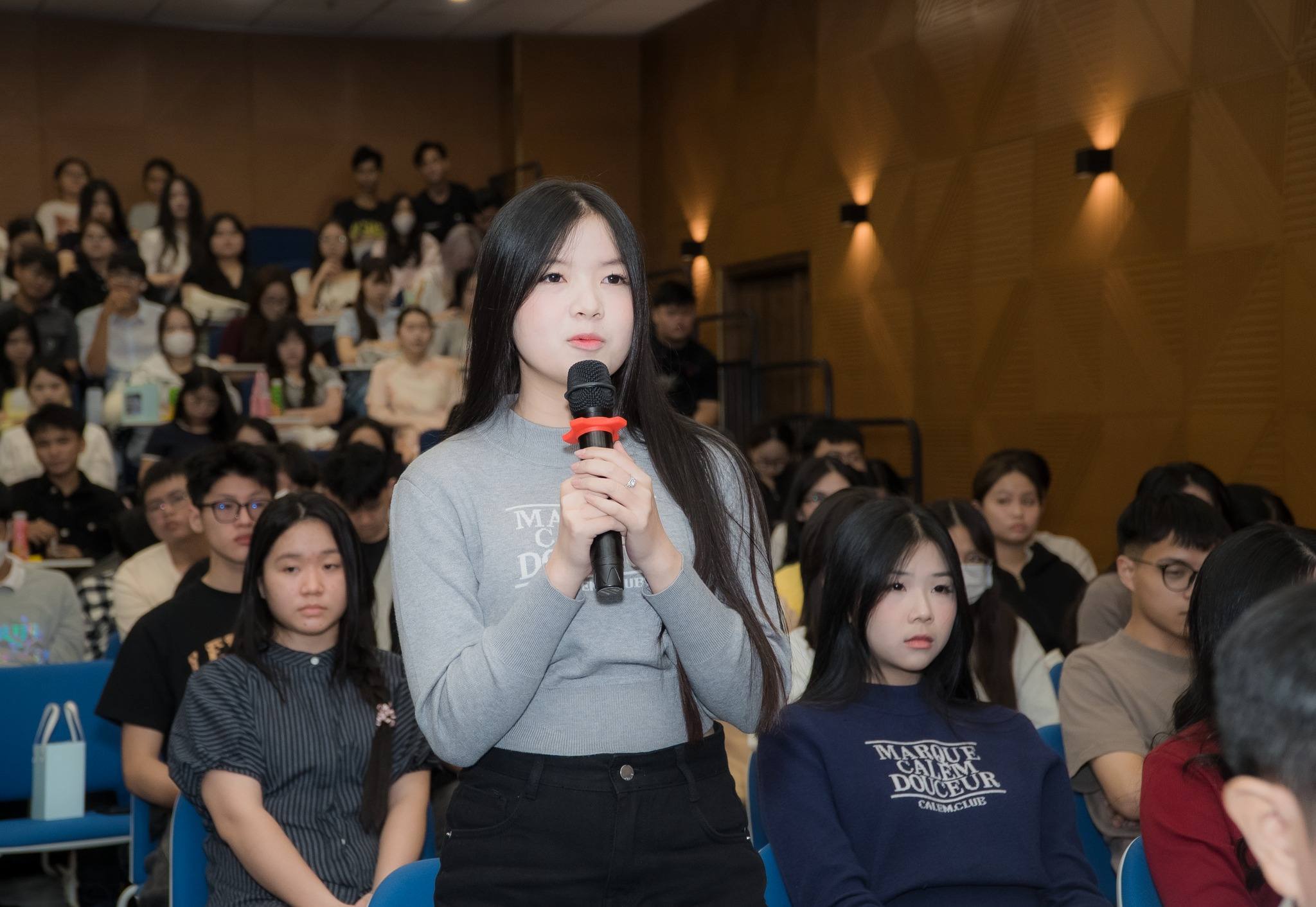 Khoa Logistics – Thương mại Quốc tế Bwin nhà cái chính thức