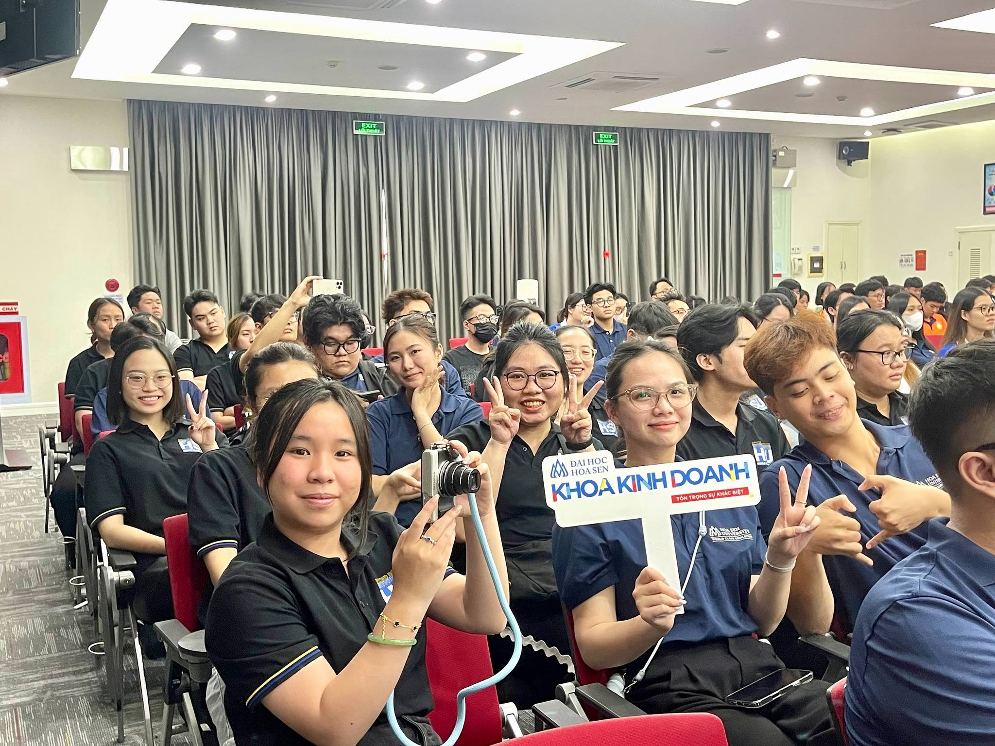Khoa kinh doanh Bwin nhà cái chính thức học thực tế tại Bwin thị trường việt nam - Nhà máy Ajinomoto