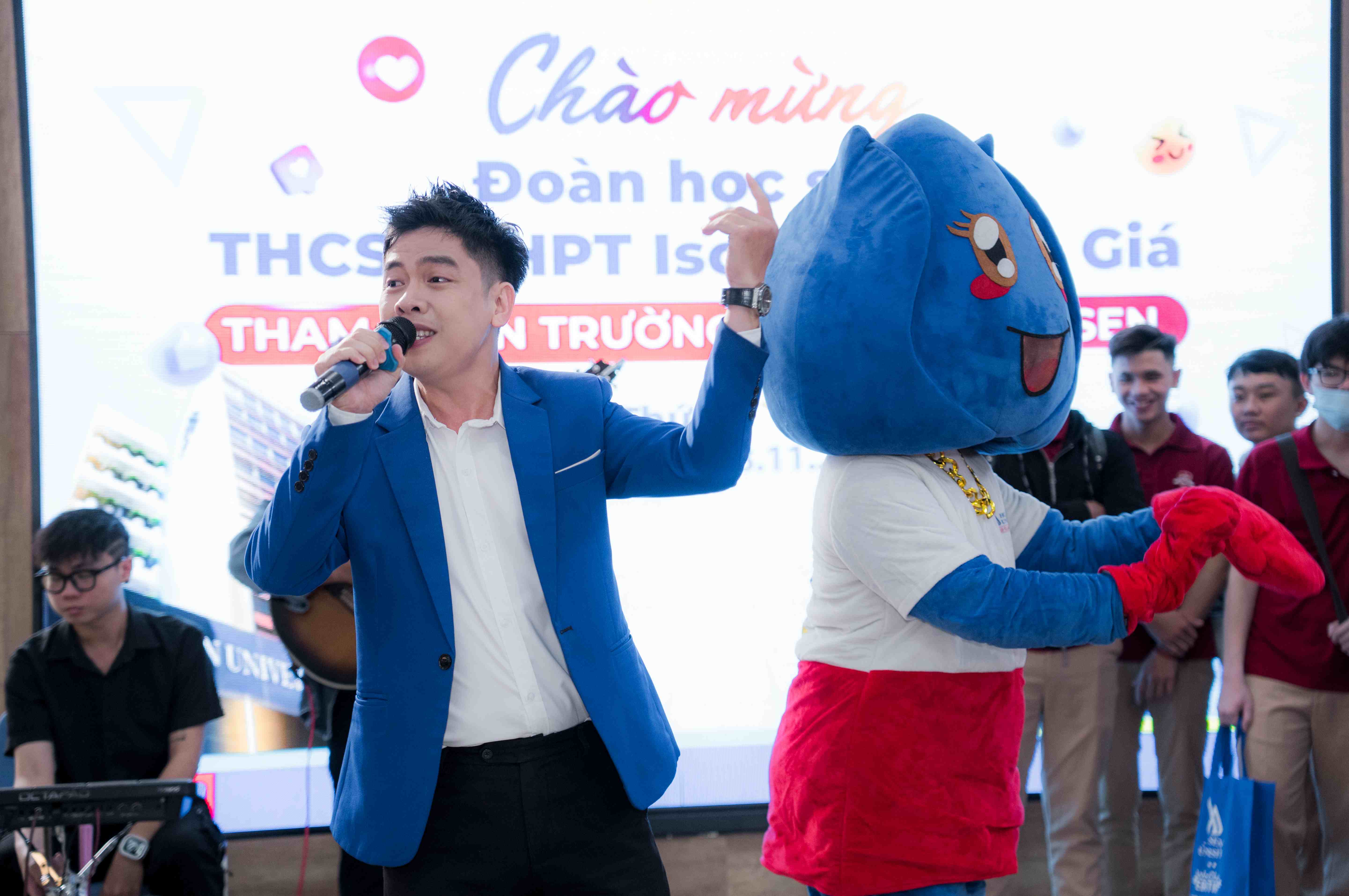 Bwin nhà cái chính thức đón đoàn Bwin cung cấp cá cược thể thao và poker iSchool Rạch Giá