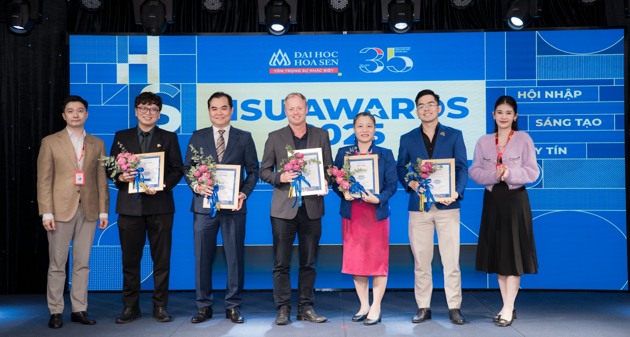 Bwin nhà cái chính thức AWARDS 2025: Gửi lời tri ân đến những người gieo mầm tri thức bình dị, phi thường