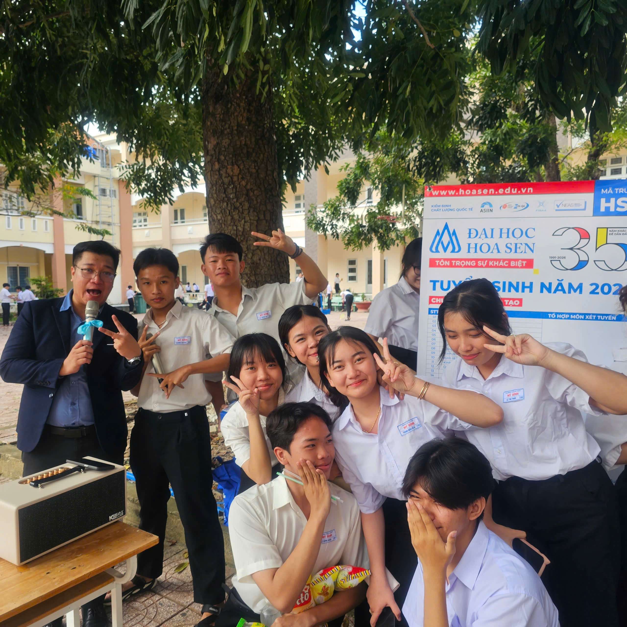 Bwin nhà cái chính thức đồng hành cùng Bwin cung cấp cá cược thể thao và poker THPT khu vực Tây Ninh qua hoạt động sáng tạo giờ ra chơi