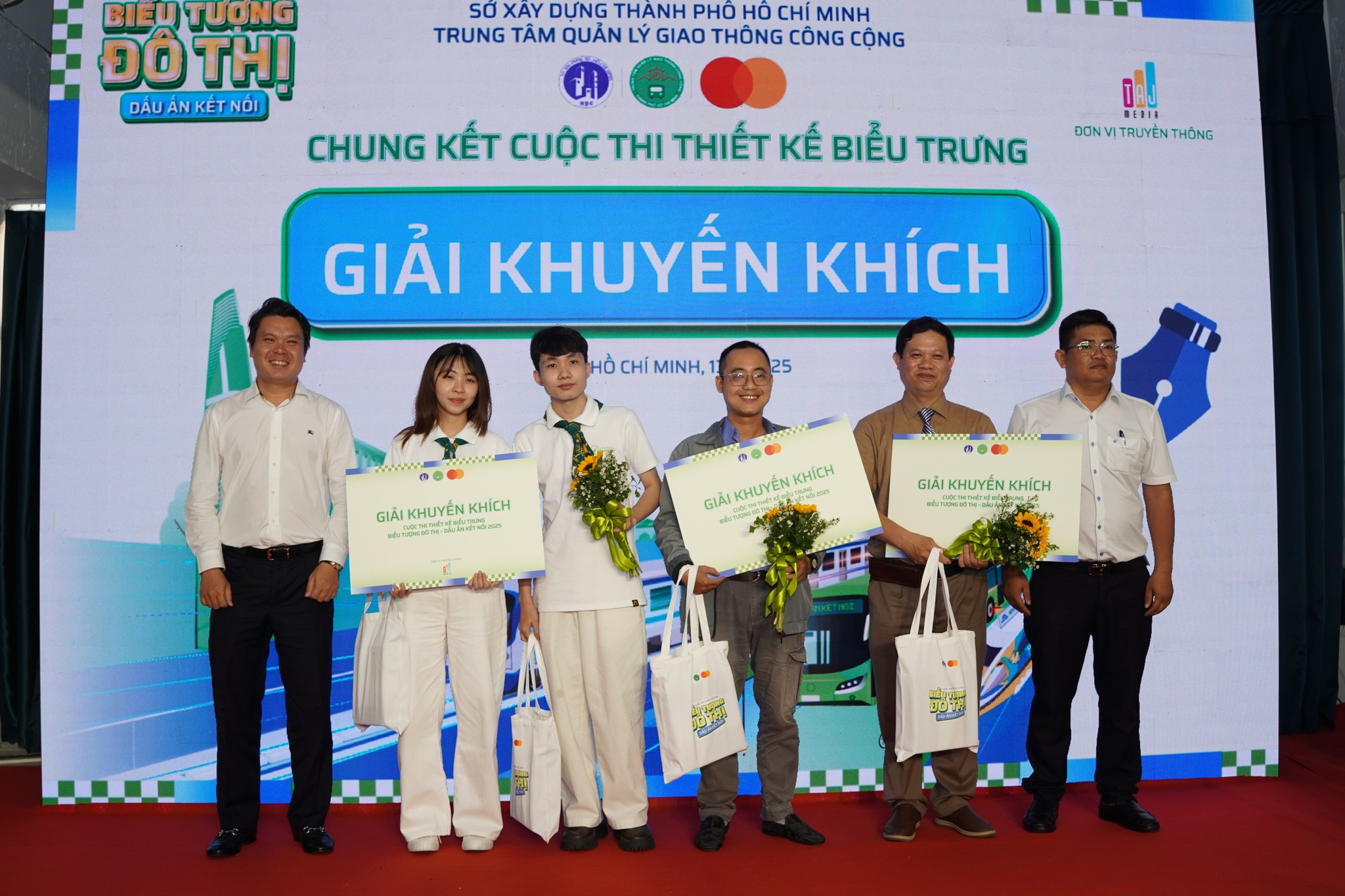 Nhóm Link Bwin không bị chặn Ngành Thiết kế đồ hoạ Bwin nhà cái chính thức giành giải thưởng tại cuộc thi thiết kế logo “Biểu tượng đô thị – Dấu ấn kết nối”
