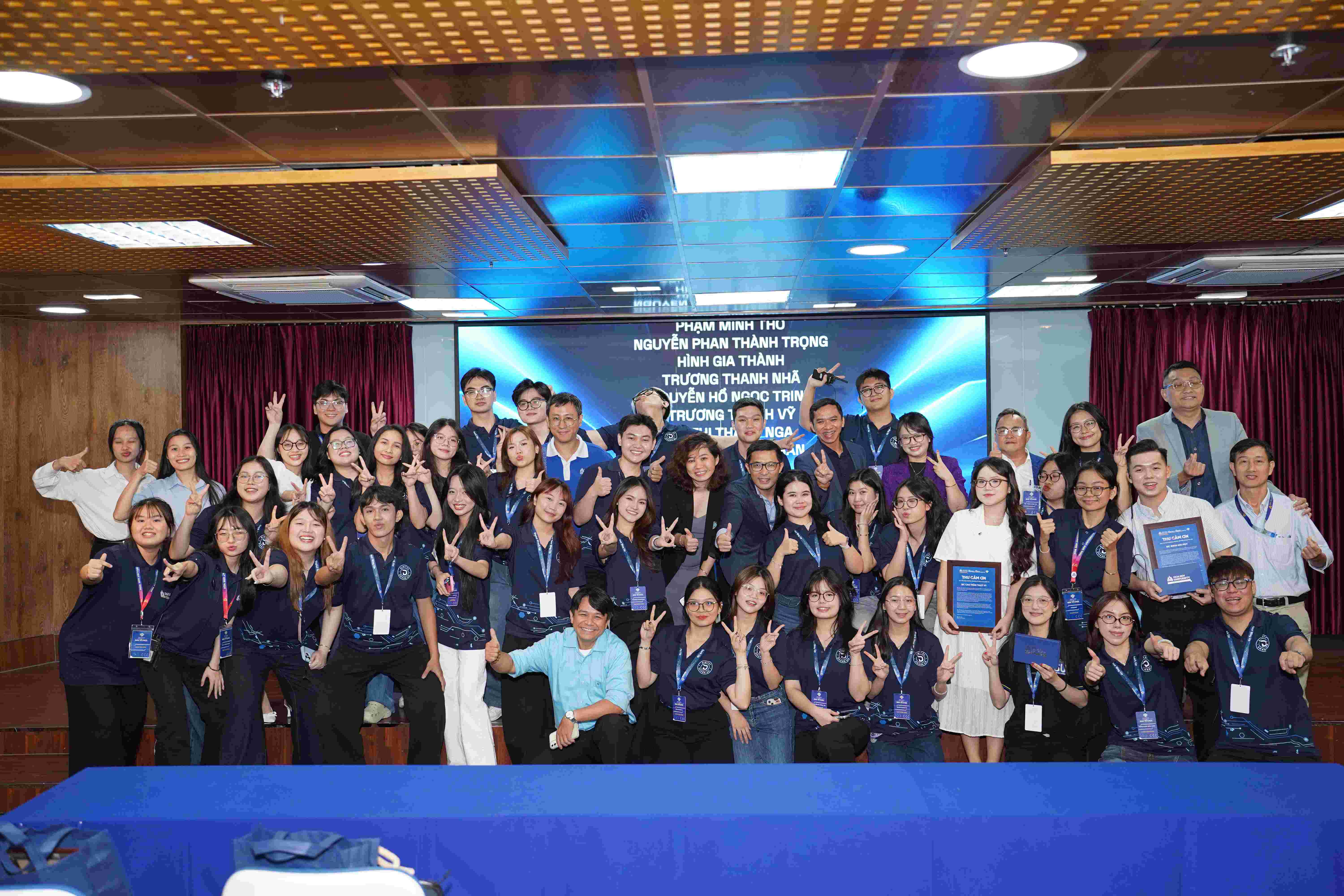 Four Bwin nhà cái chính thức Students Win Digital Shark Up 2025