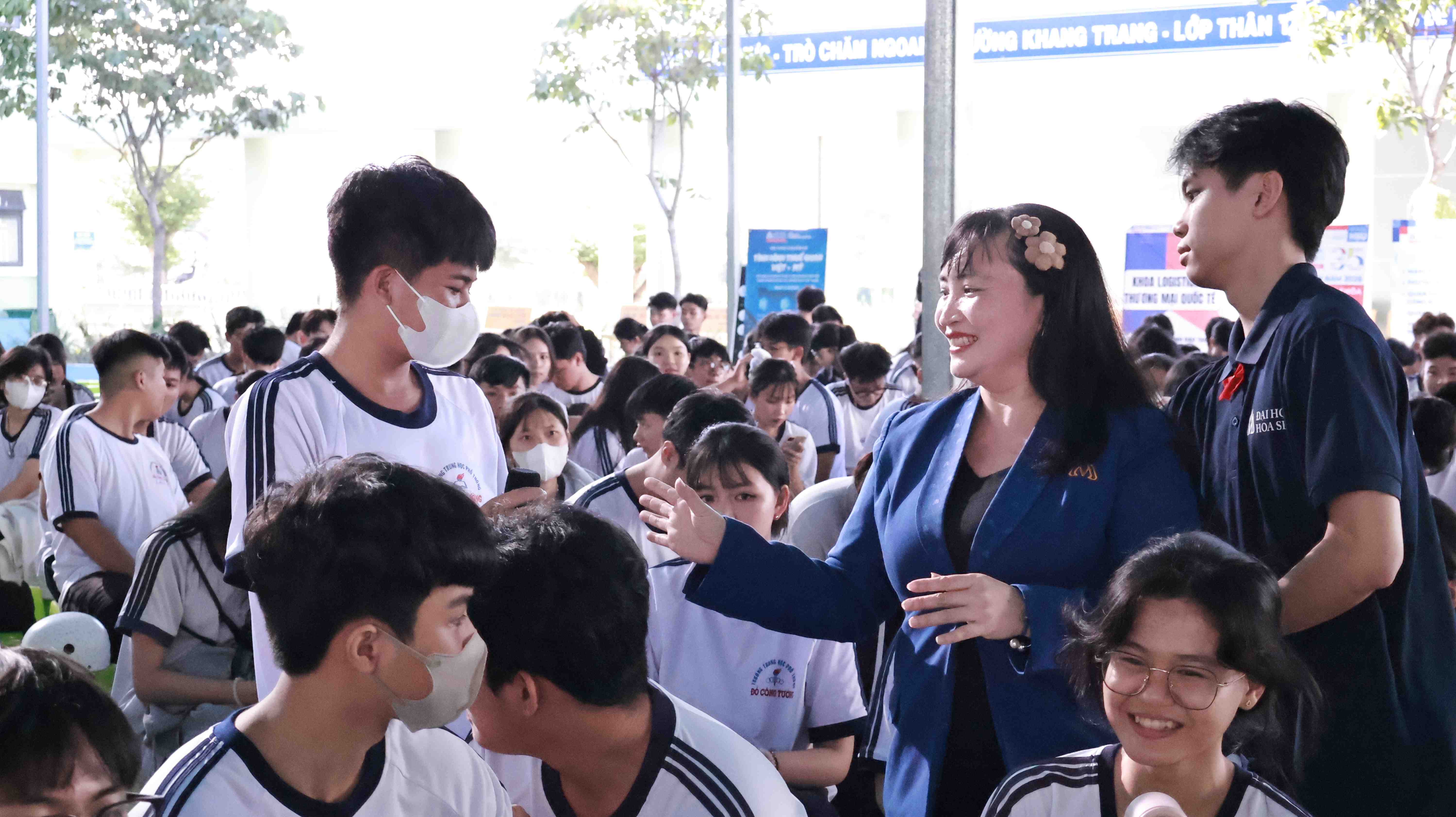 dh-hoa-sen-tu-van-nganh-nghe-chuyen-sau-cho-hoc-sinh-dong-thap