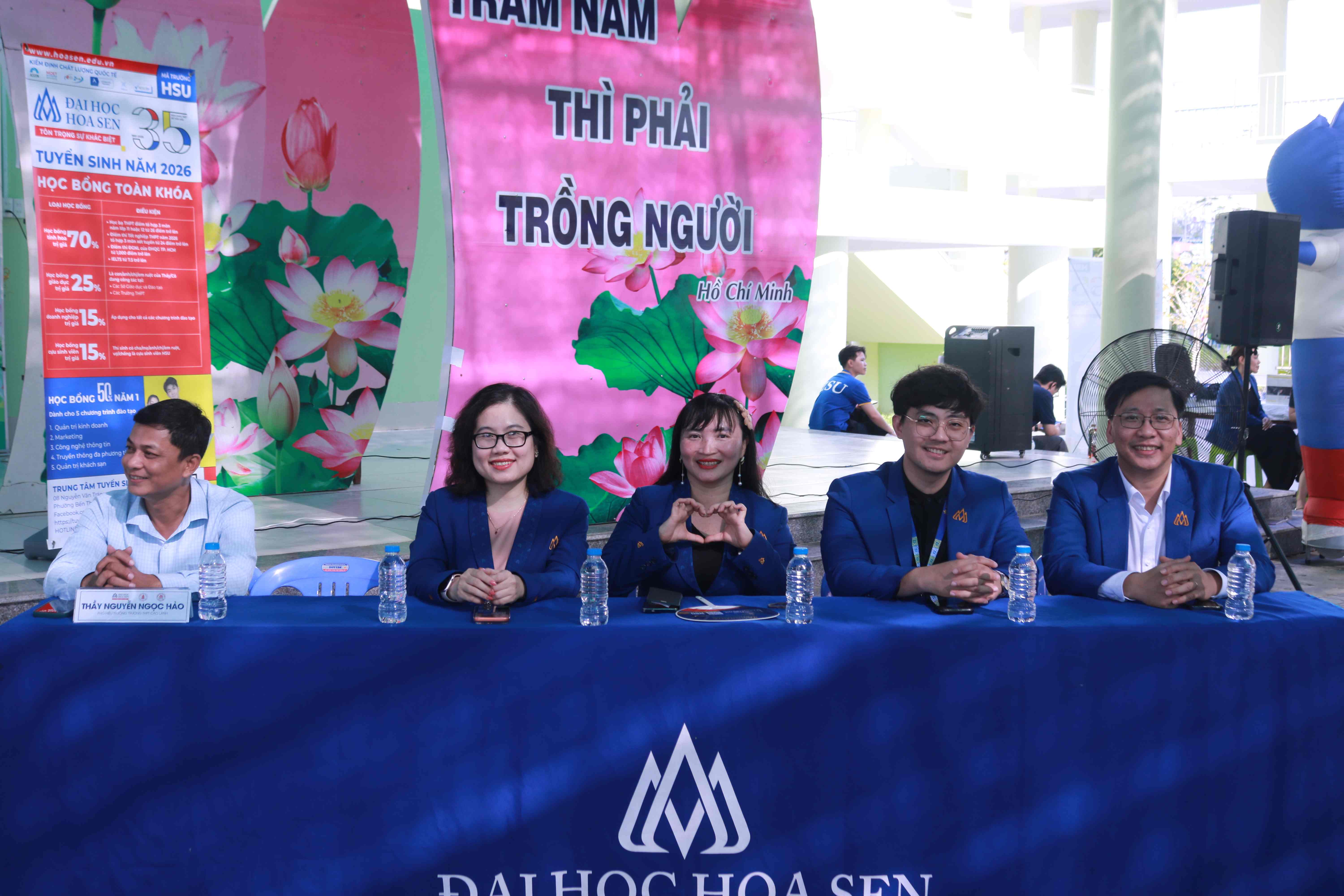 dh-hoa-sen-tu-van-nganh-nghe-chuyen-sau-cho-hoc-sinh-dong-thap