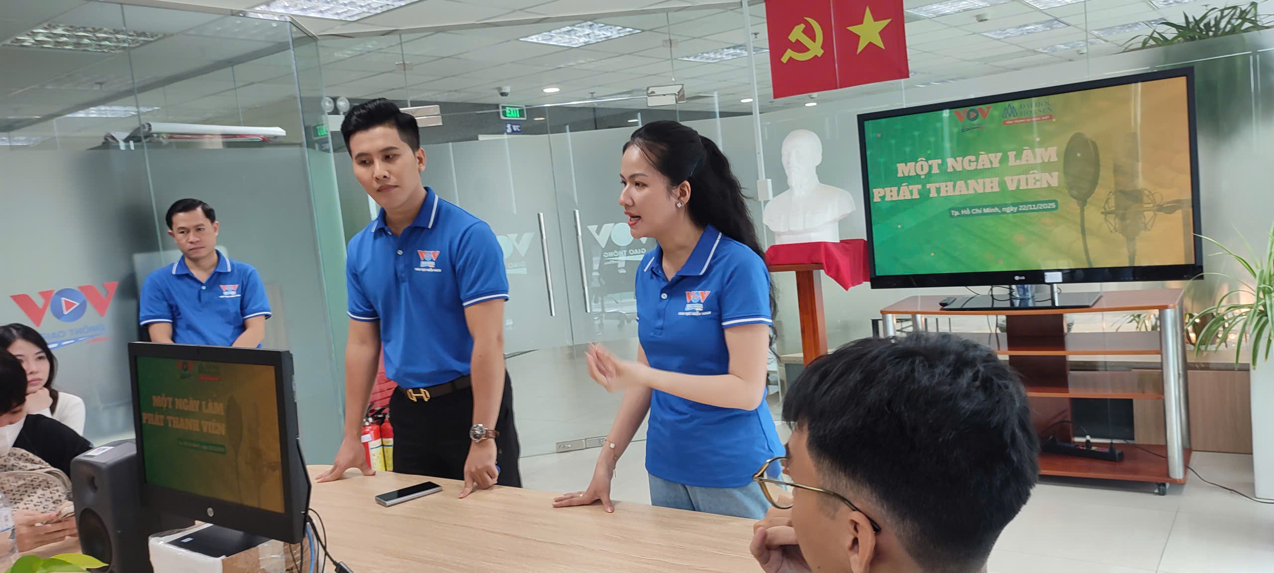 Bwin là hãng gì Bwin nhà cái chính thức trải nghiệm hậu trường VOV, học làm phát thanh chuyên nghiệp