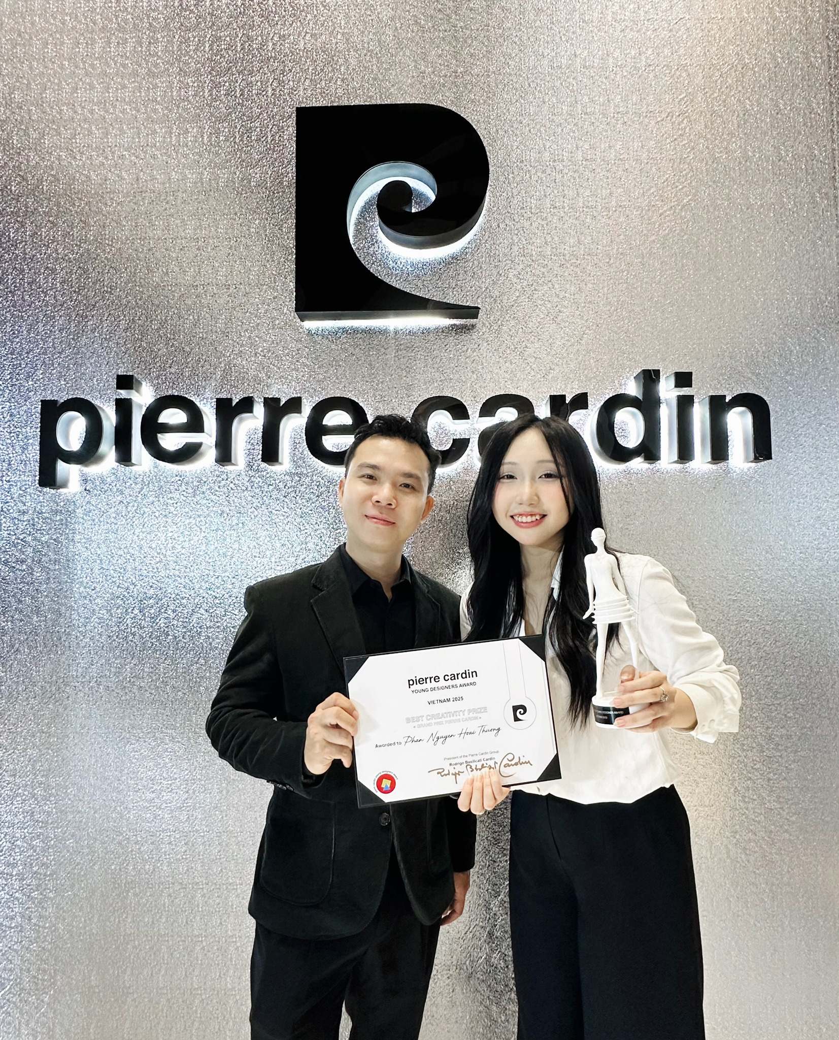 Bwin là hãng gì ngành Thiết kế thời trang được vinh danh “Sáng tạo xuất sắc” tại Pierre Cardin Fashion Show 2025