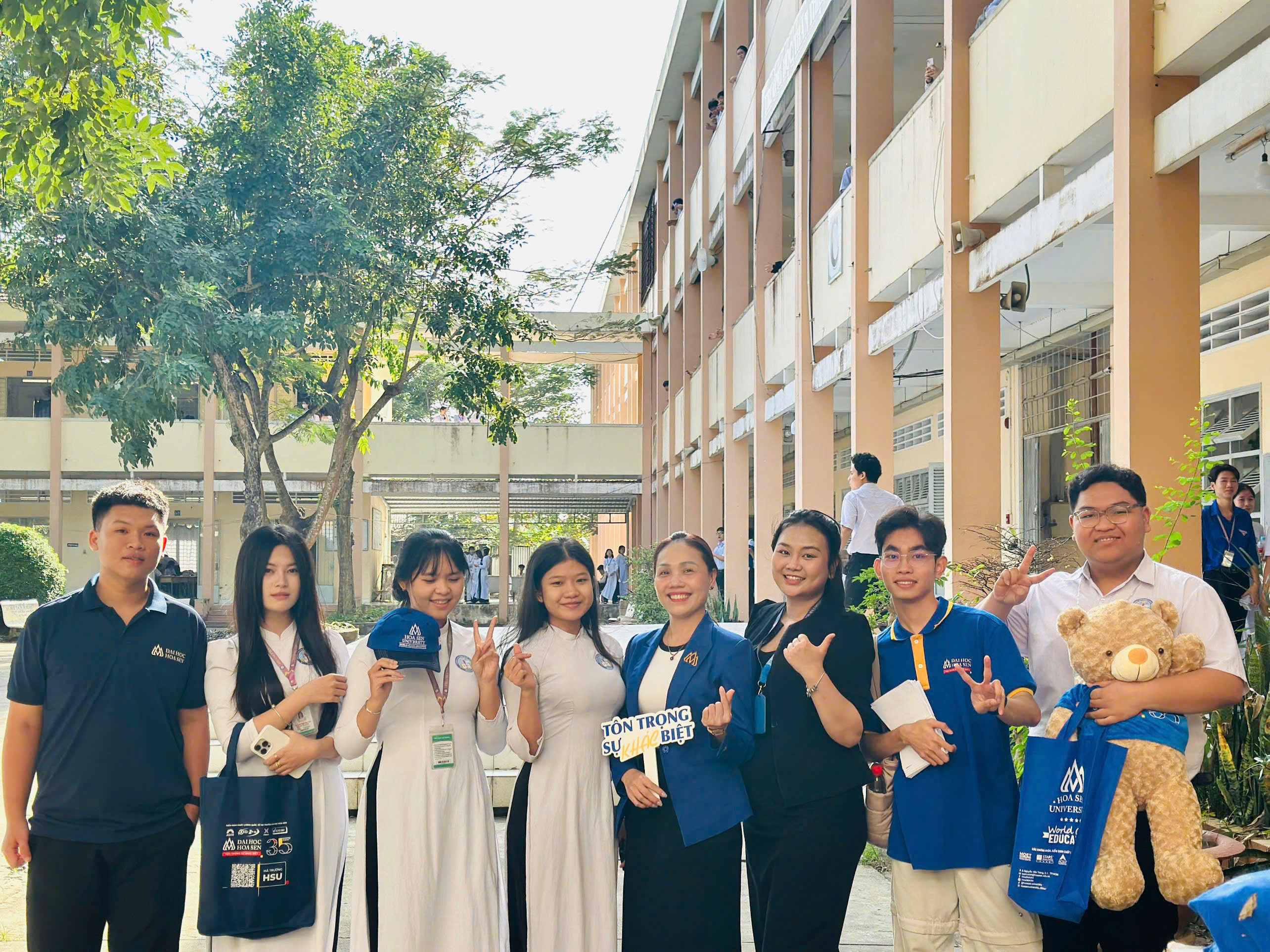 Hành trình mang giảng đường đến lớp học THPT của "đại sứ Bwin nhà cái chính thức"