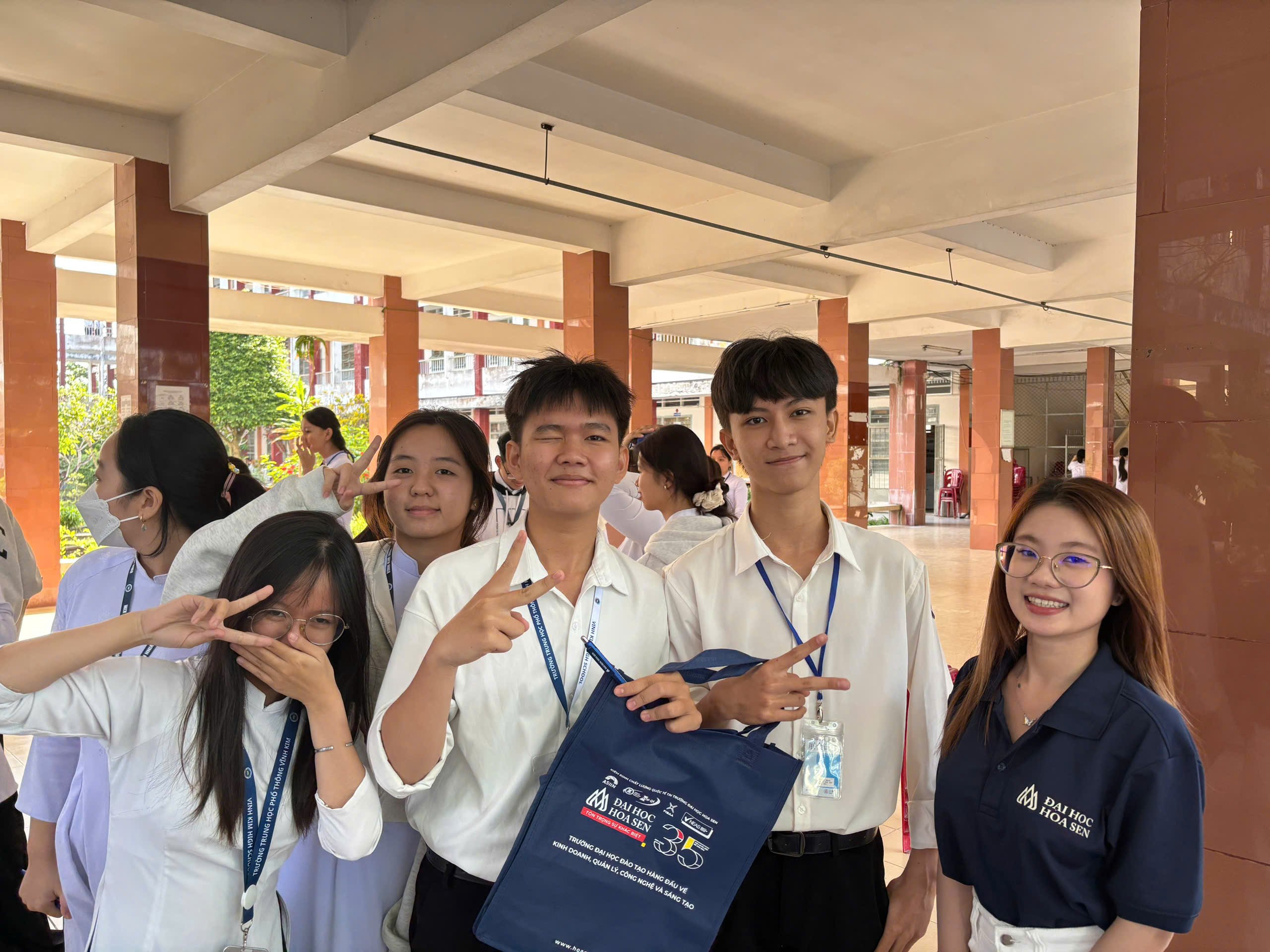 Hành trình mang giảng đường đến lớp học THPT của "đại sứ Bwin nhà cái chính thức"