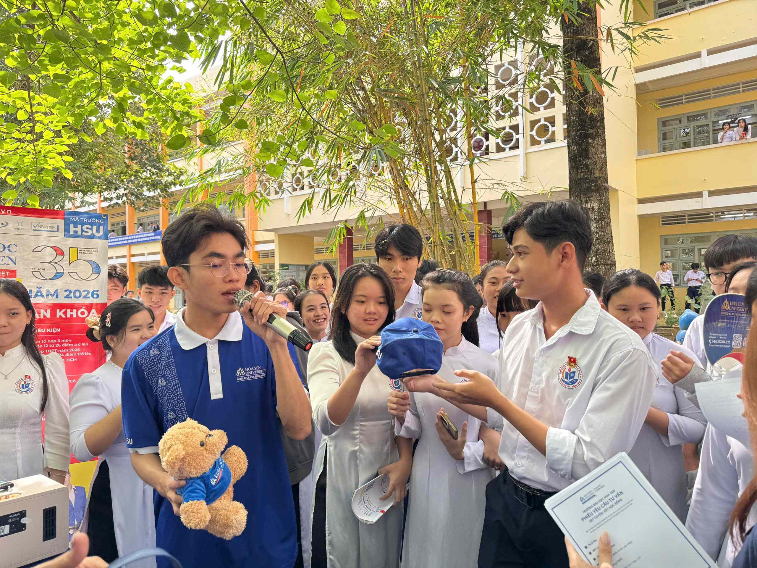 Hành trình mang giảng đường đến lớp học THPT của "đại sứ Bwin nhà cái chính thức"