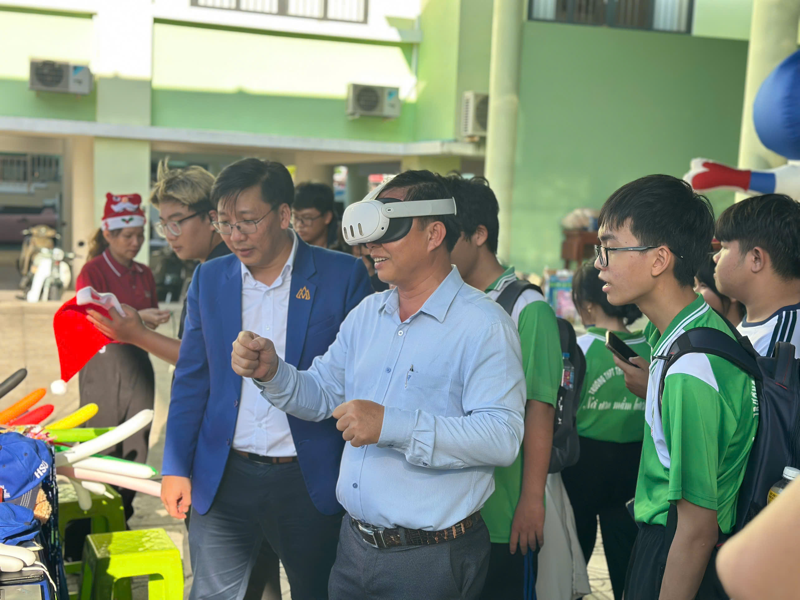 dh-hoa-sen-tu-van-nganh-nghe-chuyen-sau-cho-hoc-sinh-dong-thap