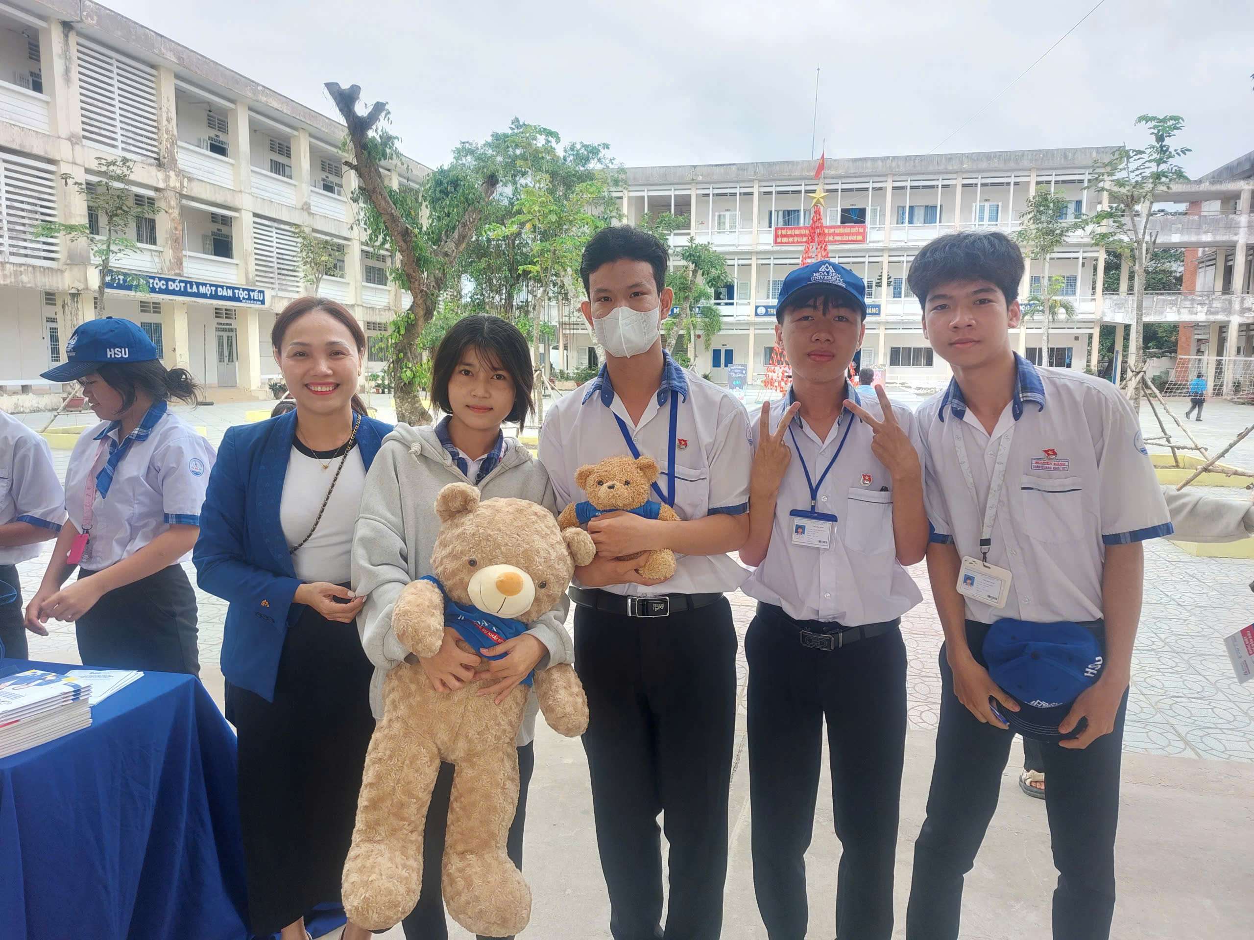 Hành trình mang giảng đường đến lớp học THPT của "đại sứ Bwin nhà cái chính thức"