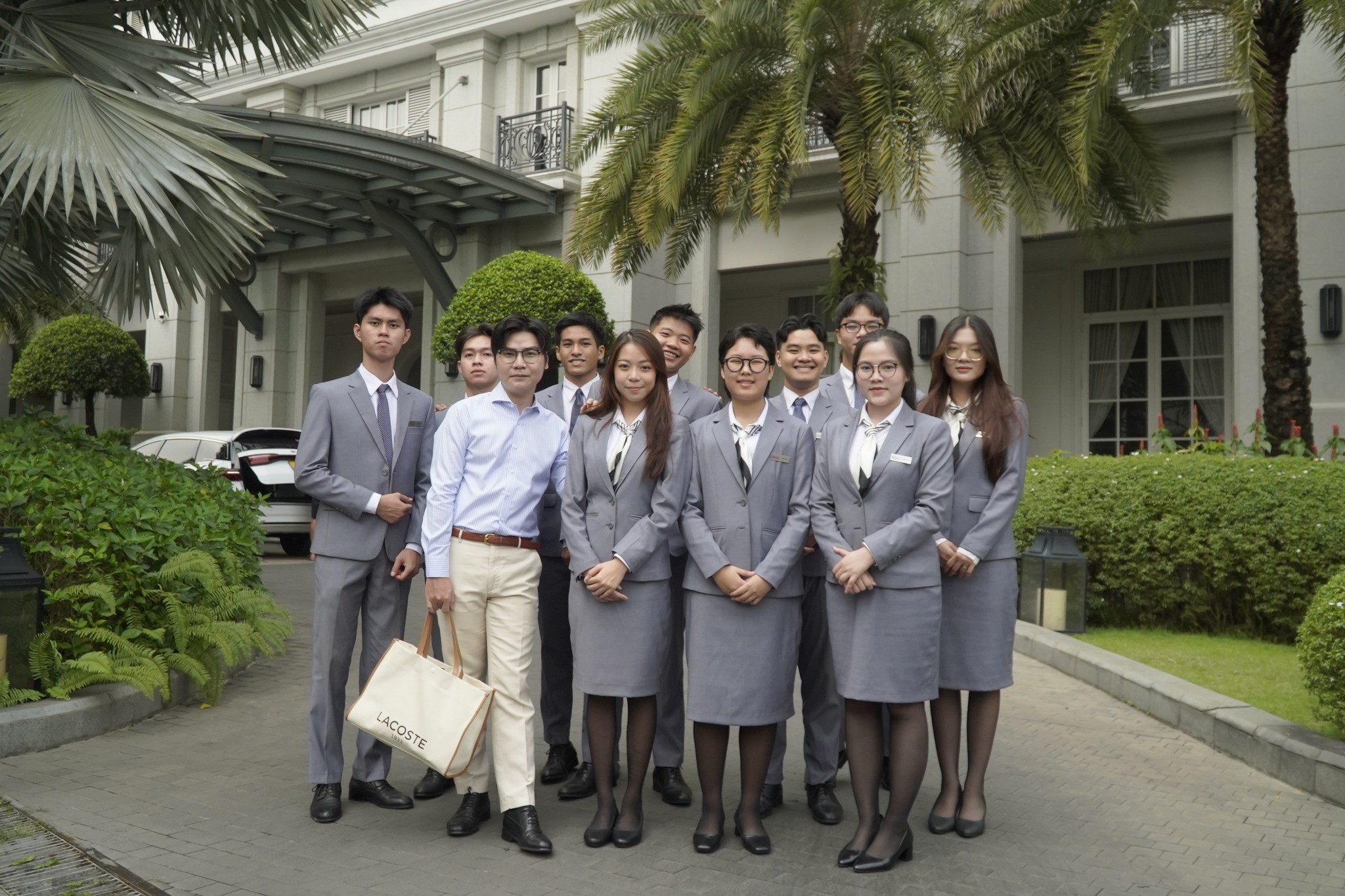 Bwin là hãng gì Hoa Sen Elite trải nghiệm buổi học thực tế tại Mia Saigon Luxury Boutique Hotel