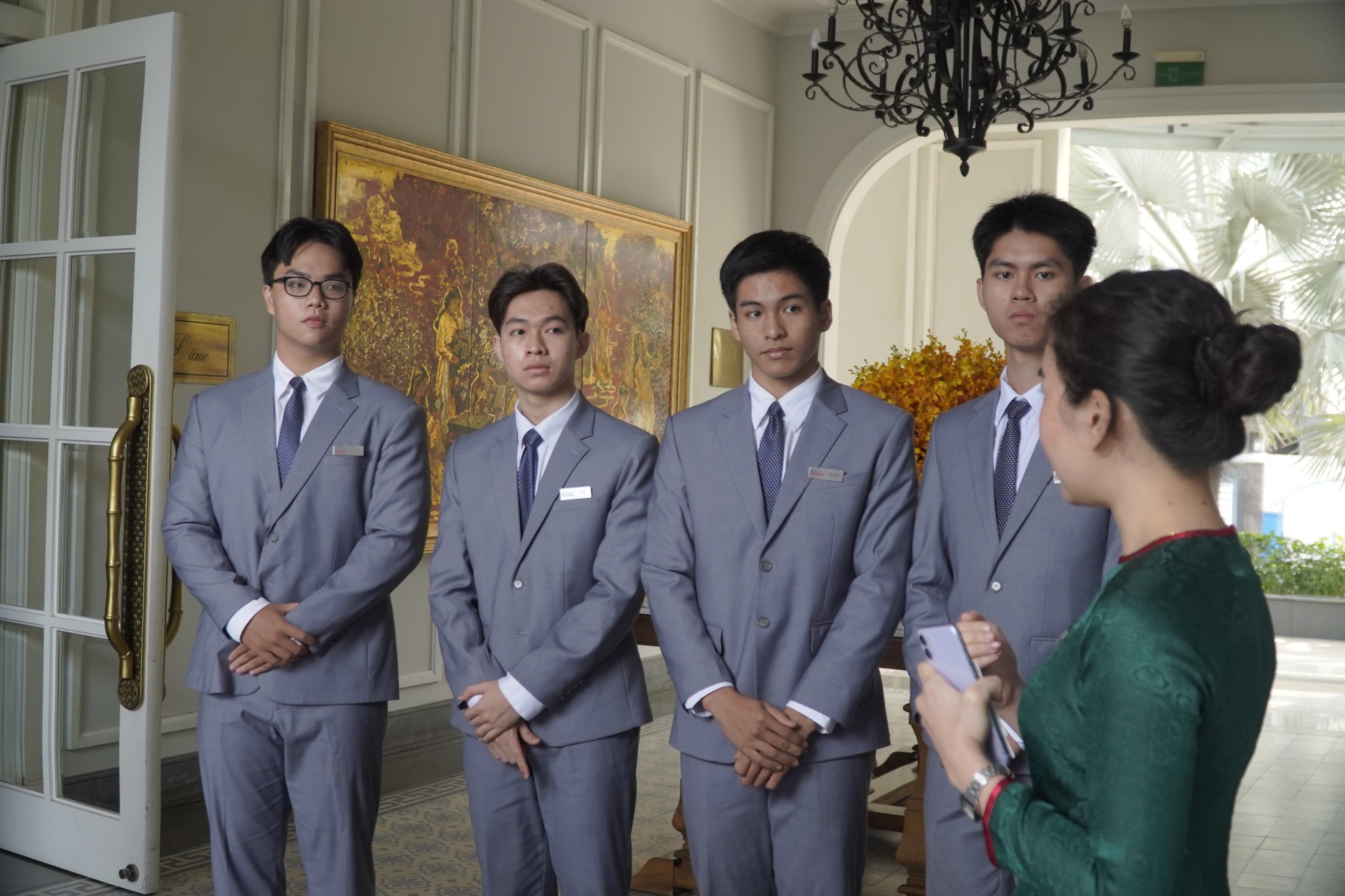 Bwin là hãng gì Hoa Sen Elite trải nghiệm buổi học thực tế tại Mia Saigon Luxury Boutique Hotel