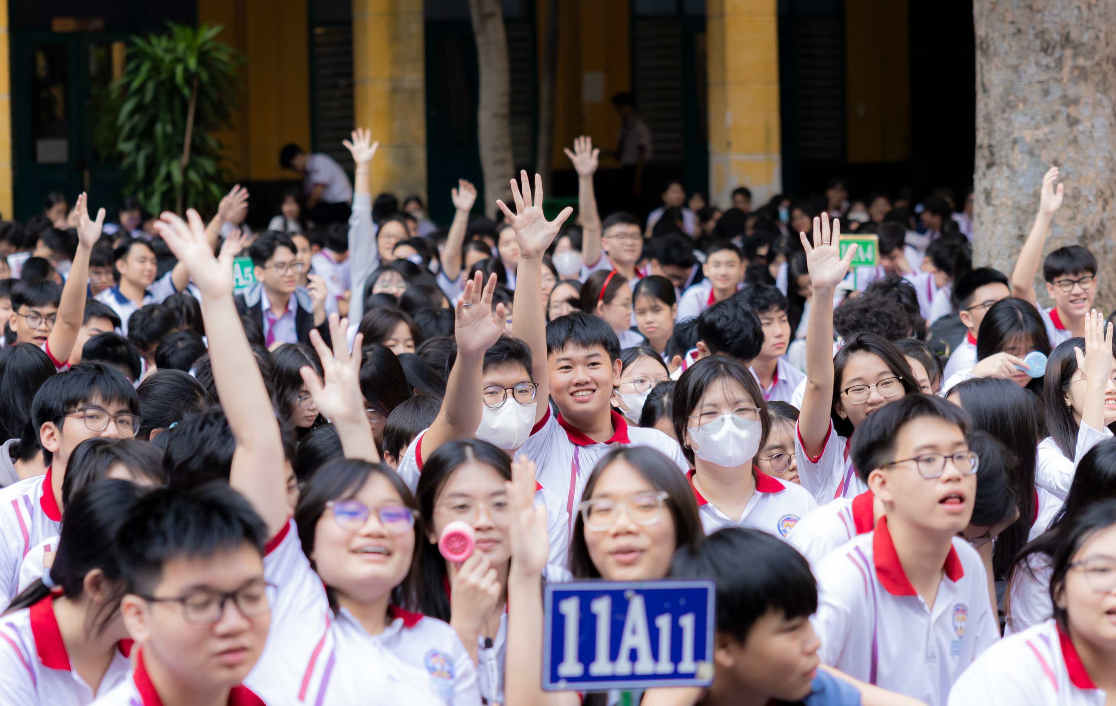 Học sinh THPT Trưng Vương hào hứng cùng Bwin nhà cái chính thức Tour 