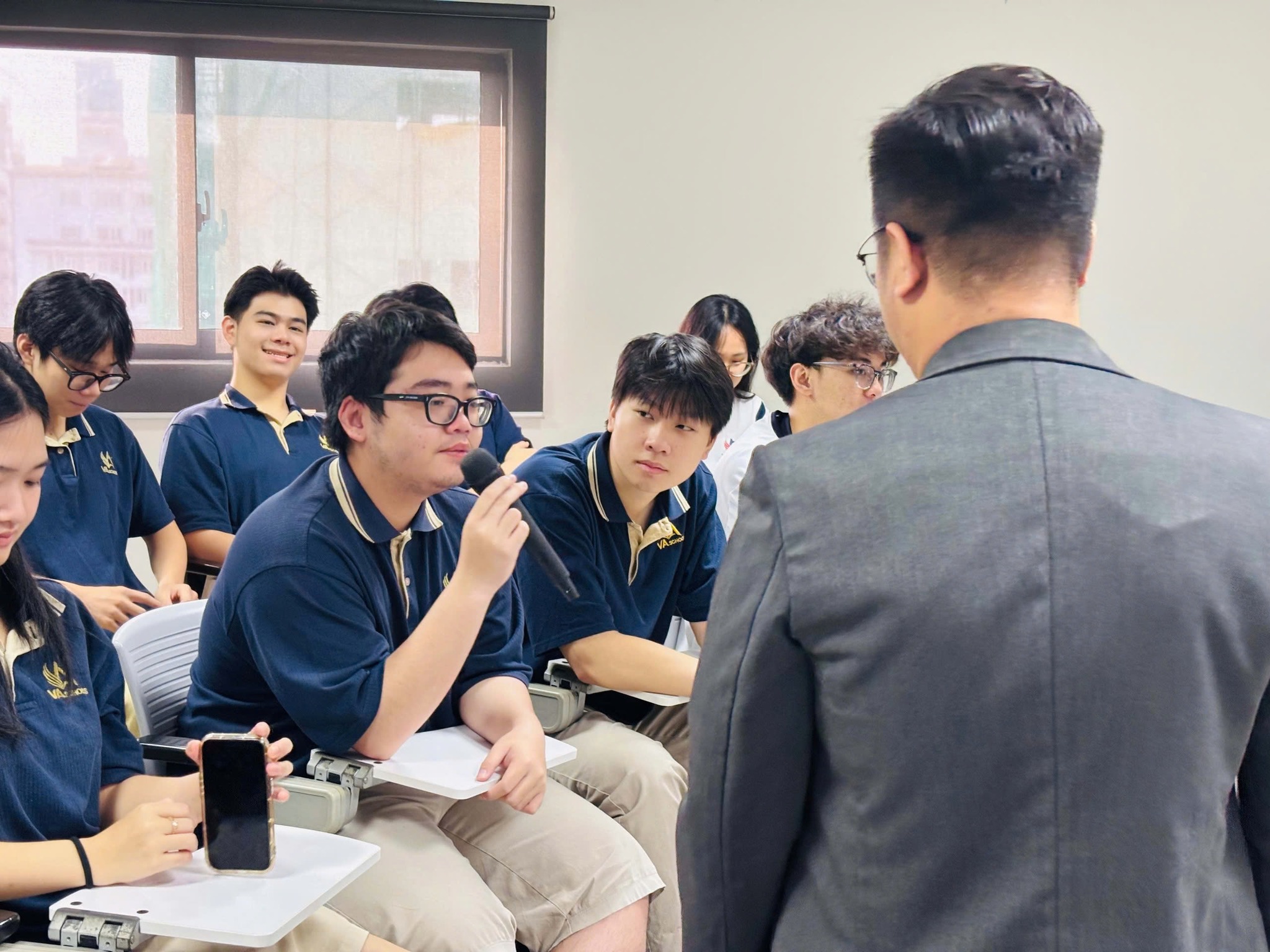 Campus Tour DMU–Bwin nhà cái chính thức: Cơ hội trải nghiệm Link vào Bwin mới nhất 2026 cho Bwin cung cấp cá cược thể thao và poker THPT Mỹ Anh Việt