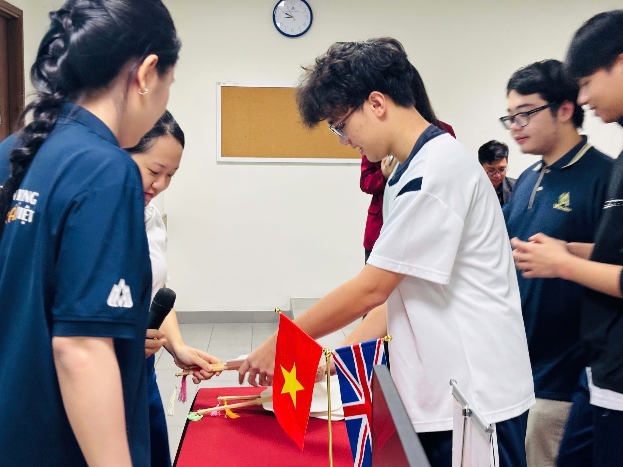 Campus Tour DMU–Bwin nhà cái chính thức: Cơ hội trải nghiệm Link vào Bwin mới nhất 2026 cho Bwin cung cấp cá cược thể thao và poker THPT Mỹ Anh Việt