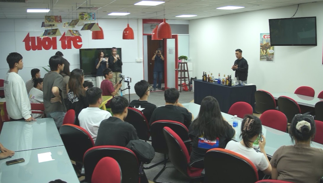 Bwin là hãng gì Hoa Sen rèn kỹ năng phỏng vấn cùng Bartender đoạt giải quốc tế Nguyễn Thanh Quang
