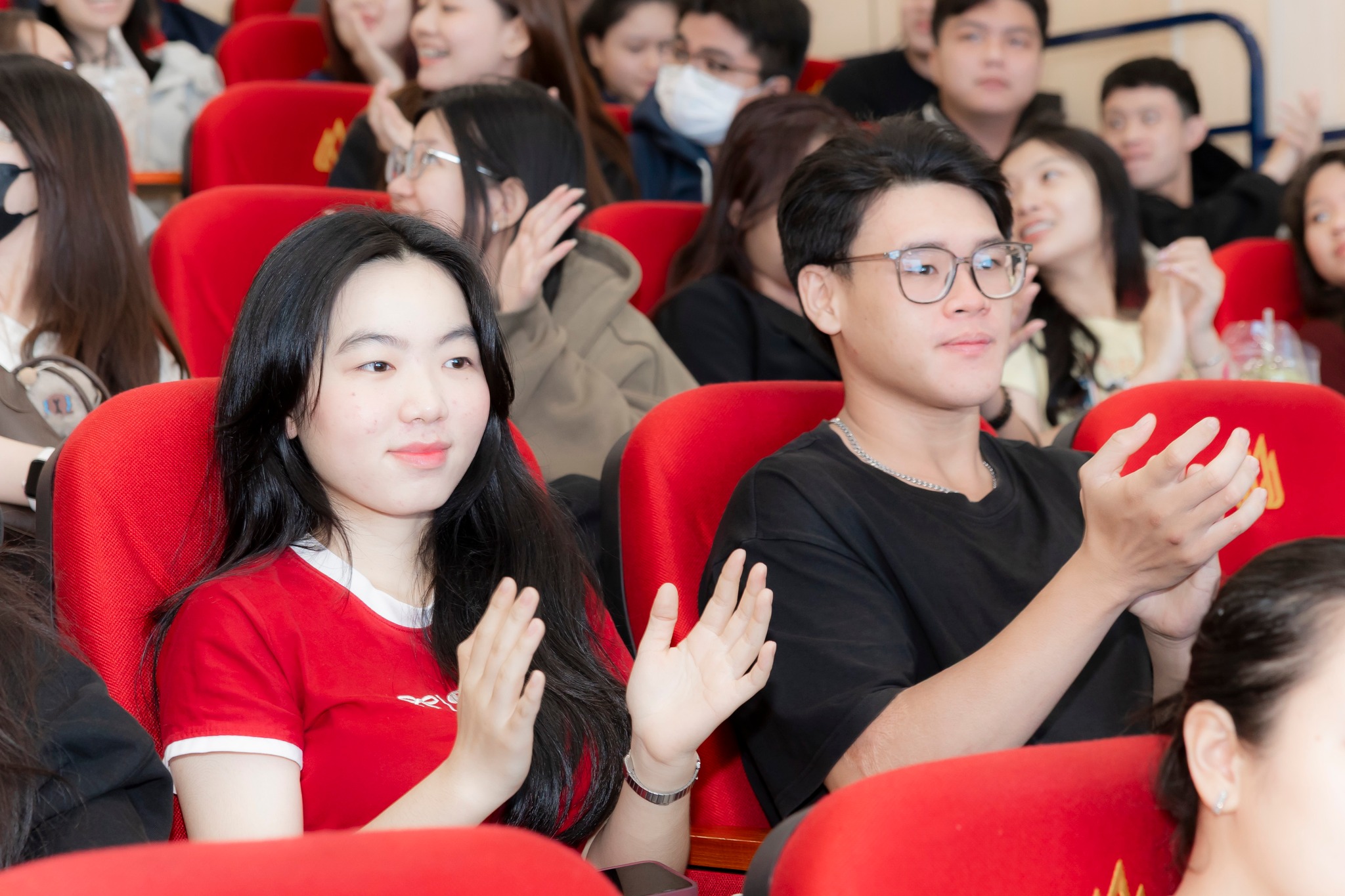Convo Mode: On-Inspires Students to Confidently Communicate
